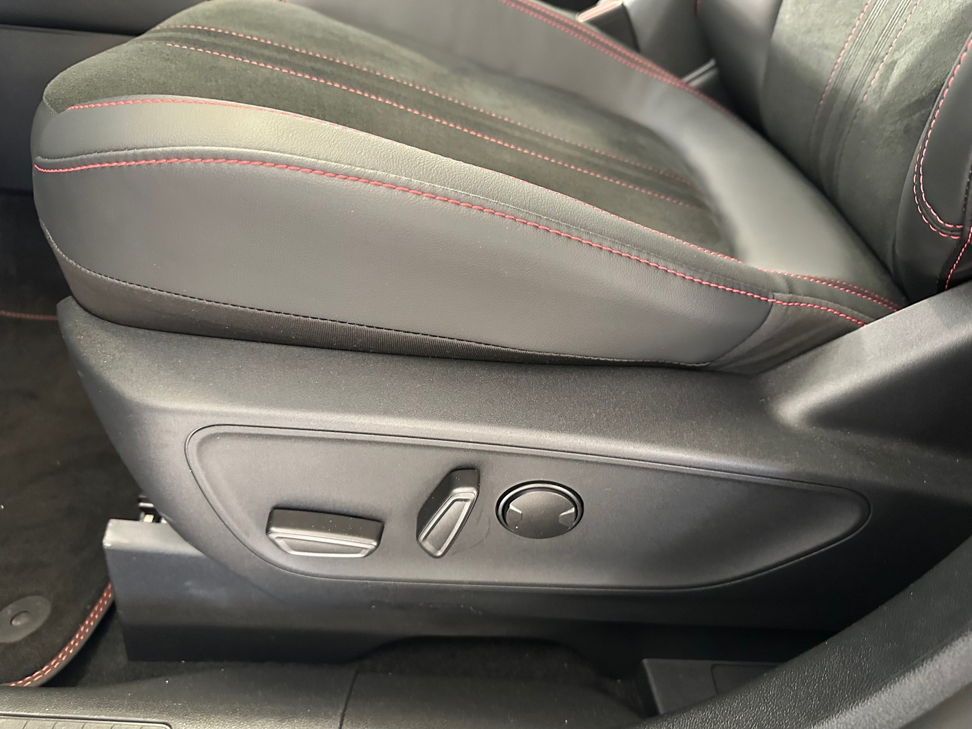 FORD Kuga 2.5 Hybrid ST-Line X 4x4-image-10
