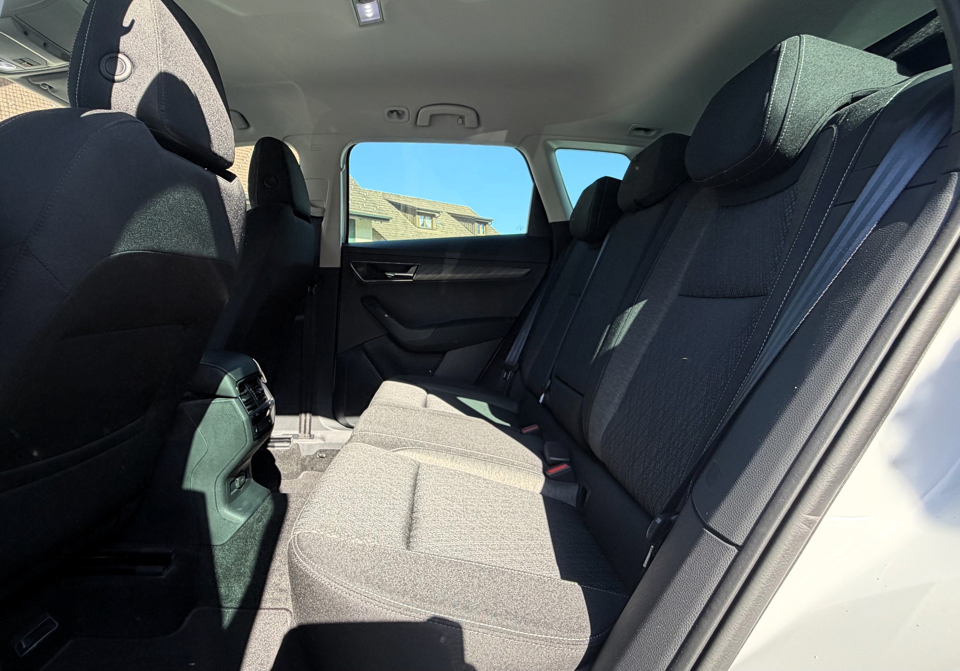 SKODA Karoq 2.0 TDI CR Style 4x4 DSG-image-8