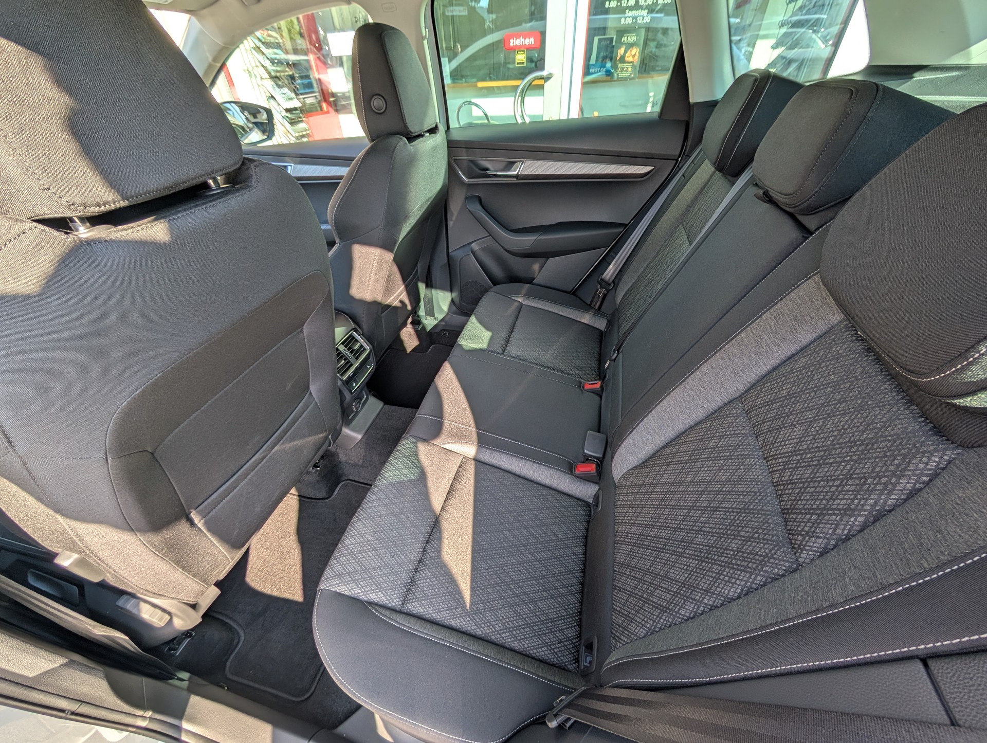SKODA Karoq 2.0 TDI CR Style 4x4 DSG-image-10