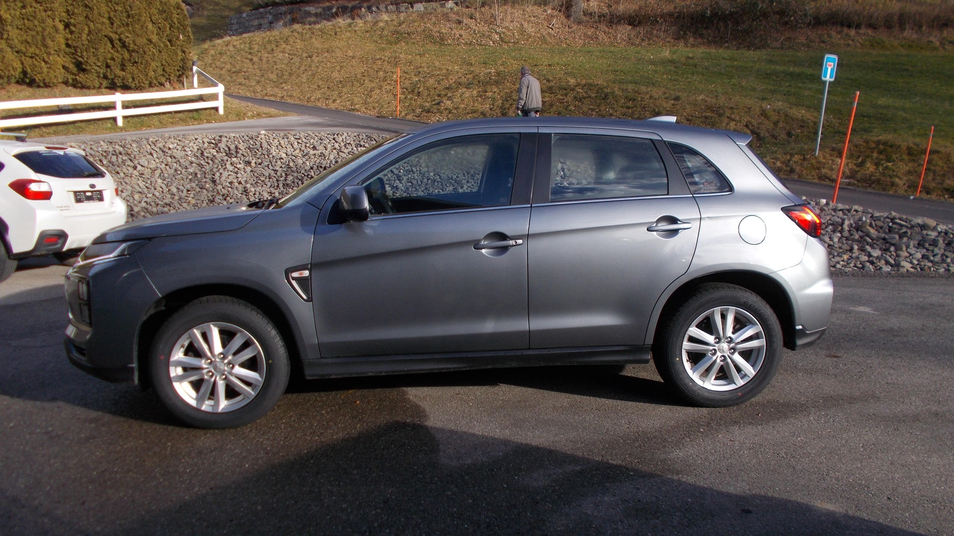 MITSUBISHI ASX 2.0 MIVEC Value 4WD Automat-image-2