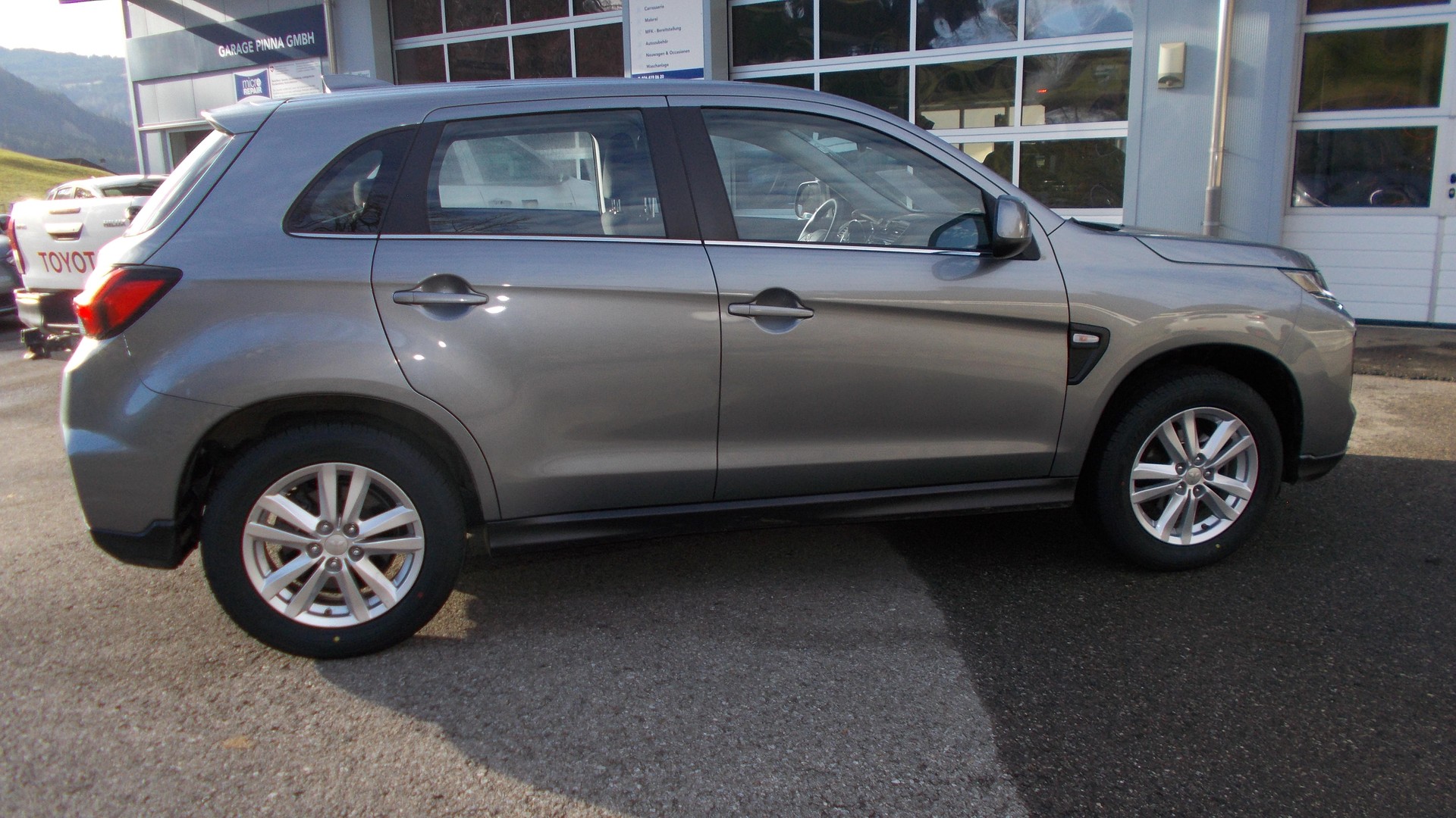 MITSUBISHI ASX 2.0 MIVEC Value 4WD Automat-image-1
