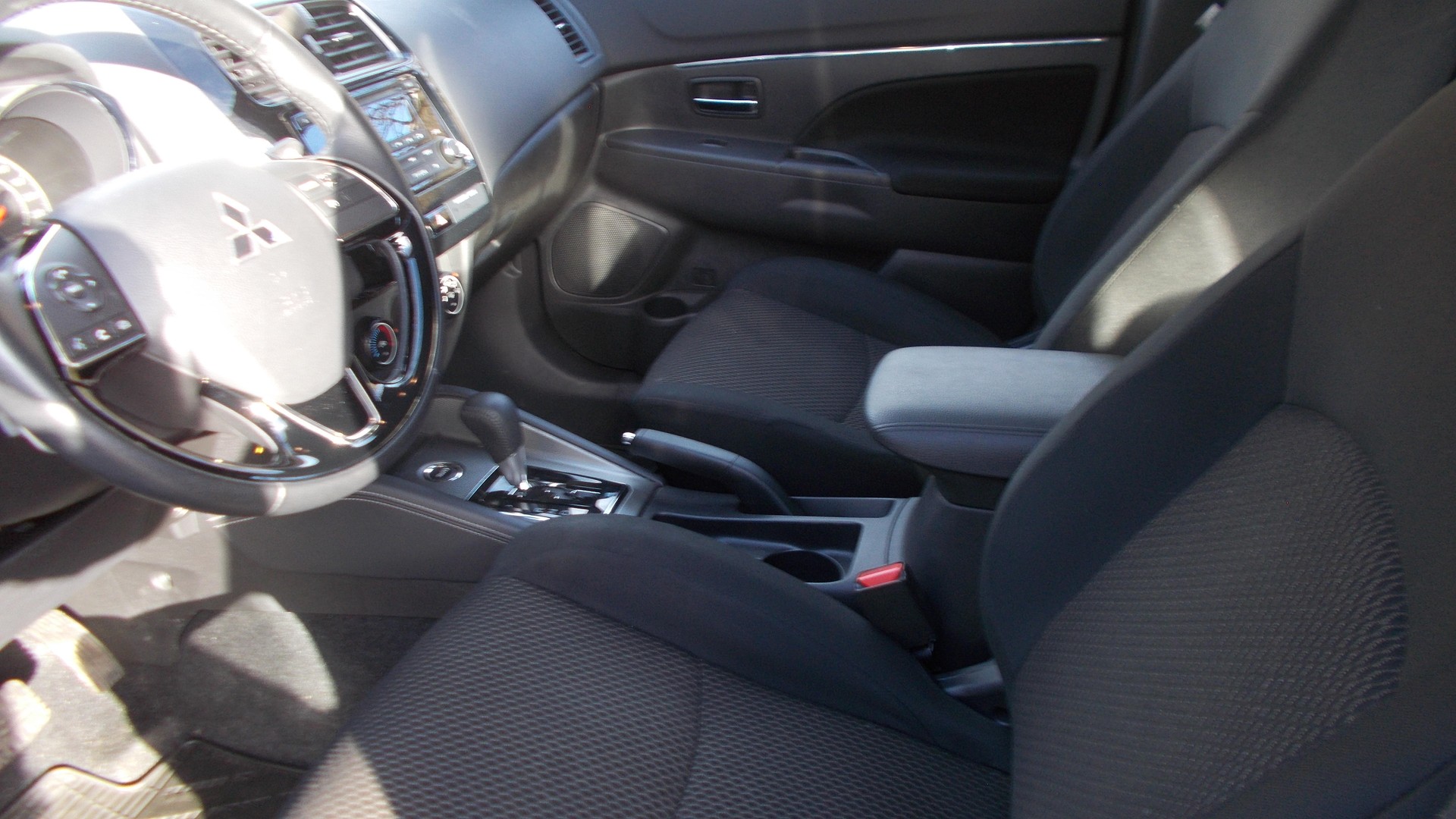 MITSUBISHI ASX 2.0 MIVEC Value 4WD Automat-image-6