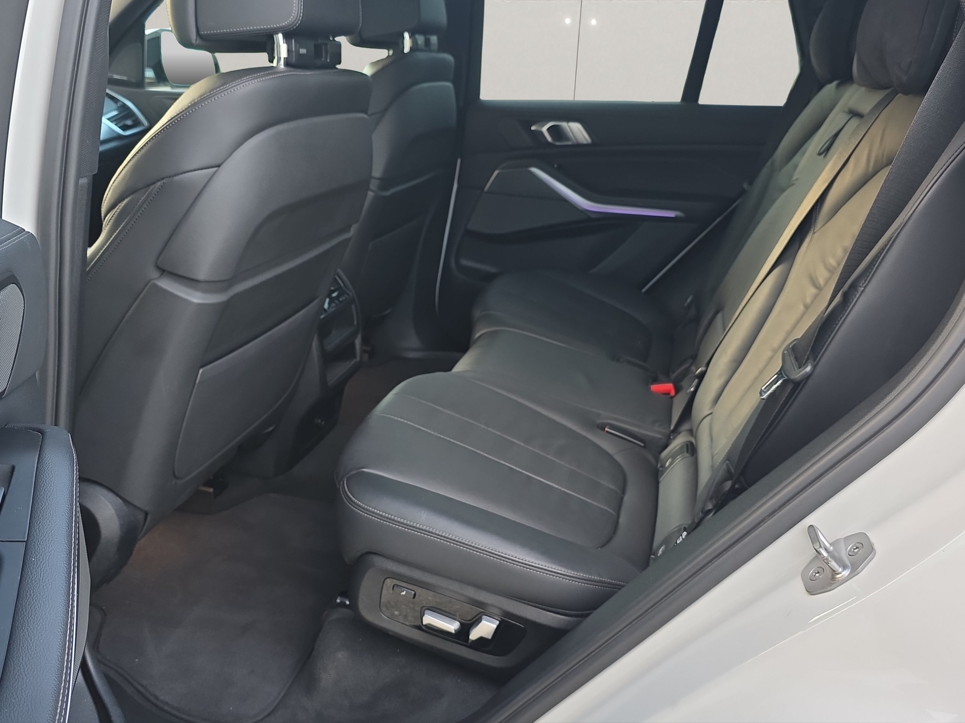 BMW X5 xDrive 48V 40d M Sport Steptronic-image-9