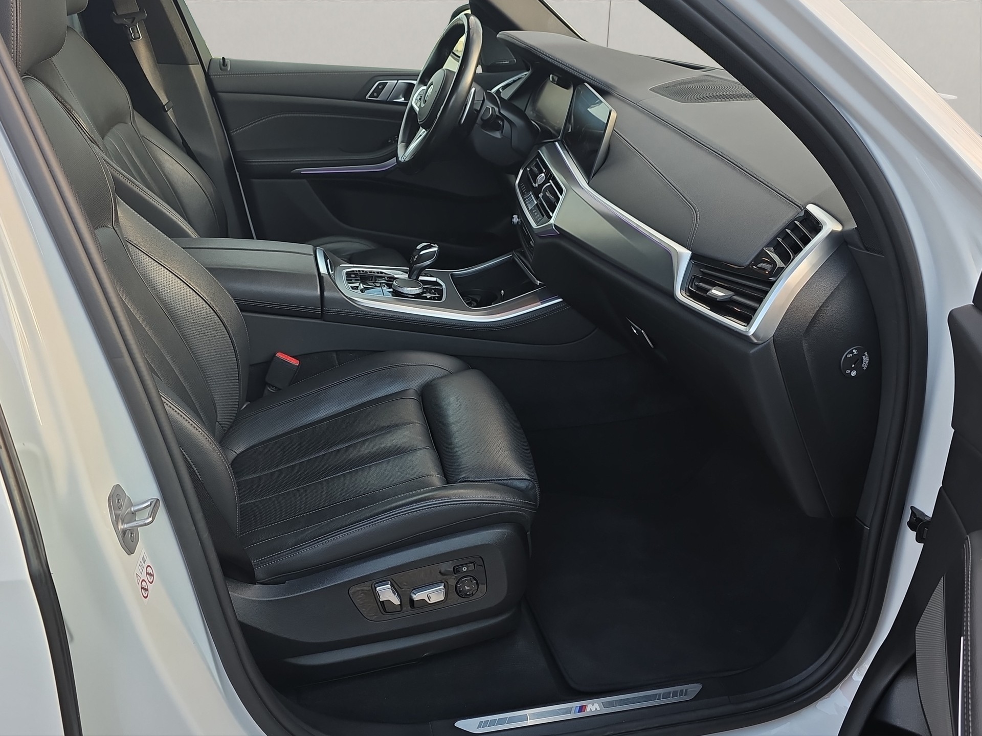 BMW X5 xDrive 48V 40d M Sport Steptronic-image-12