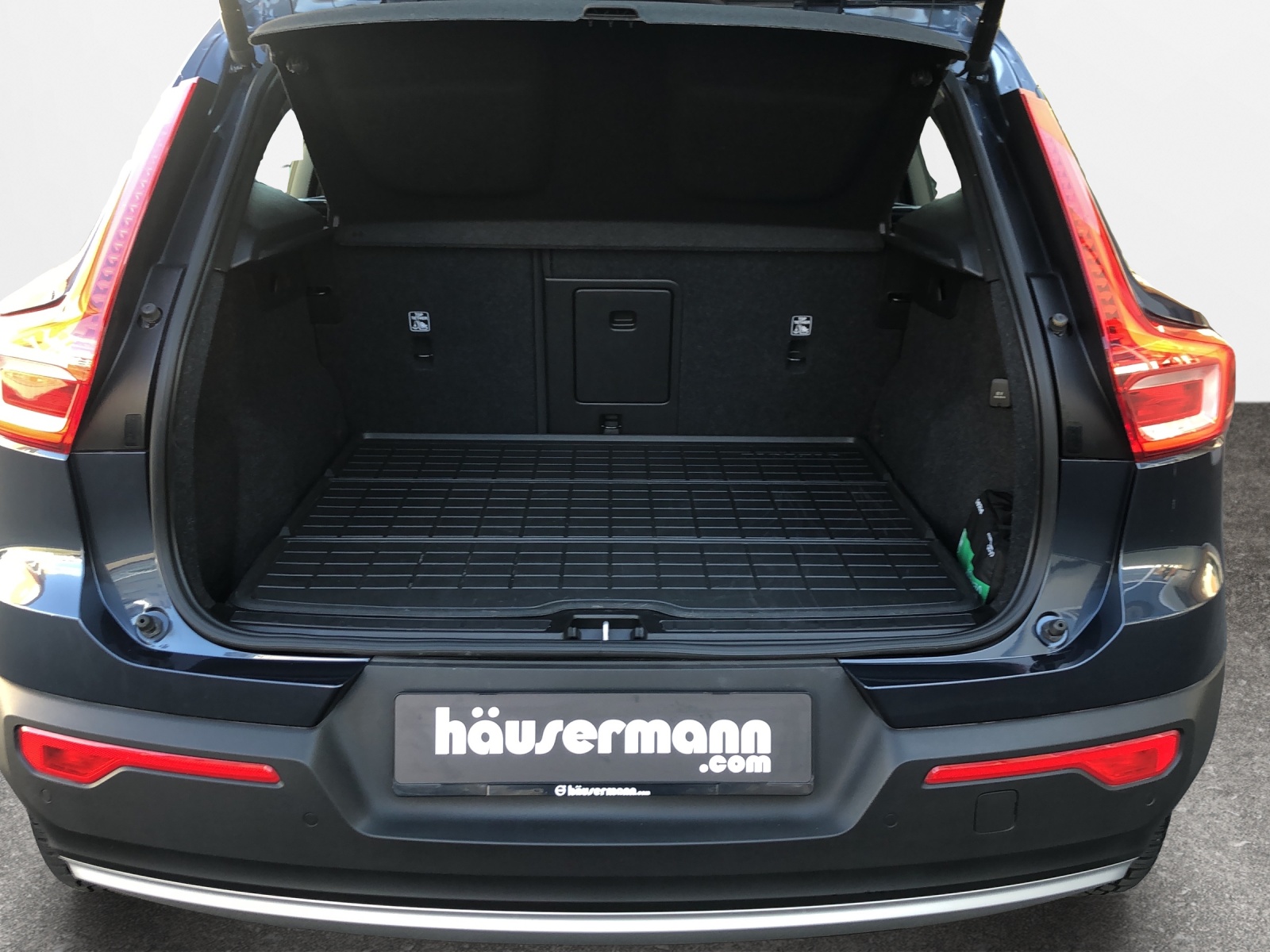 VOLVO XC40 1.5 T4 PiH Inscription Expression-image-10