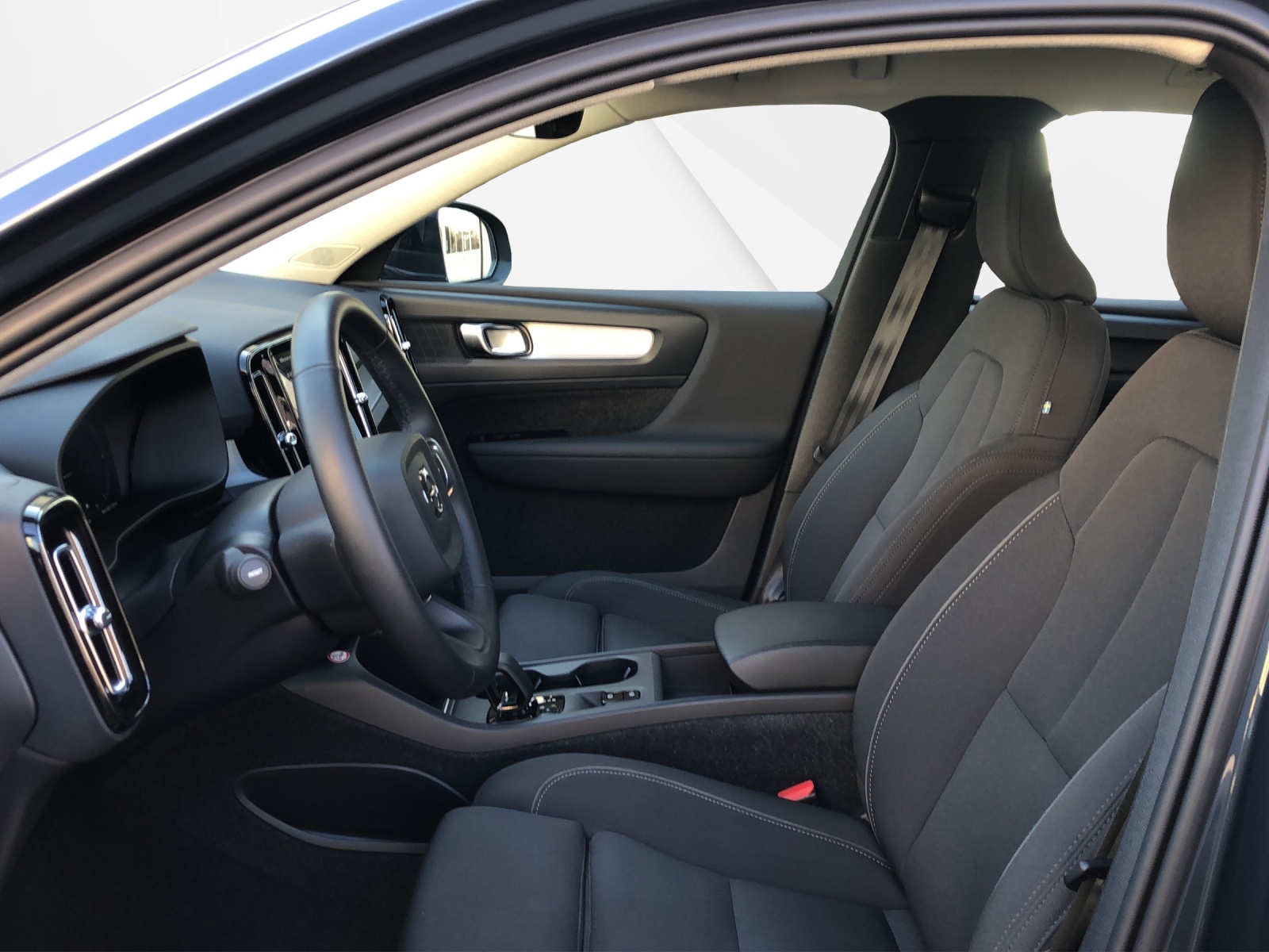 VOLVO XC40 1.5 T4 PiH Inscription Expression-image-2