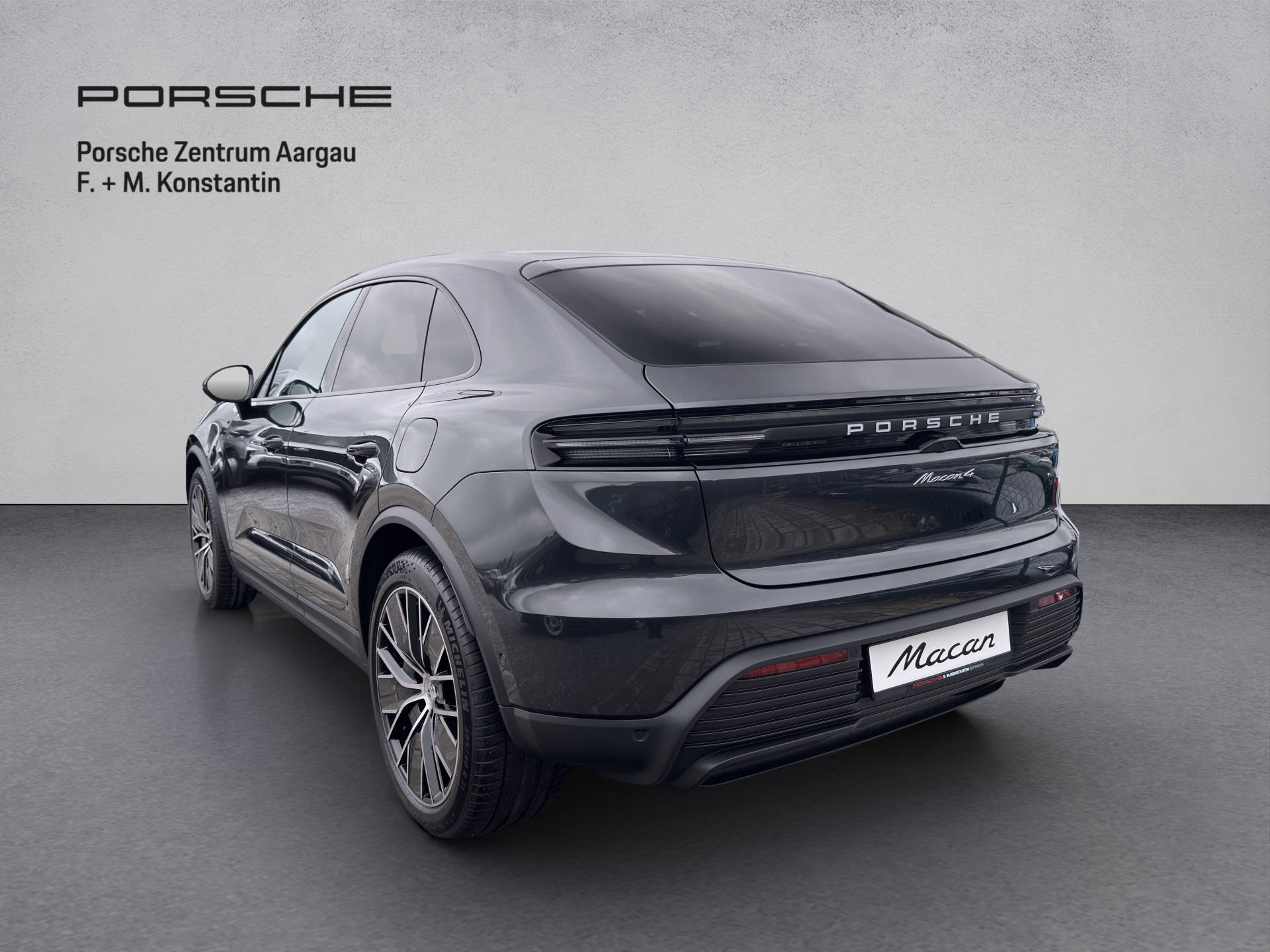 PORSCHE Macan 4-image-3