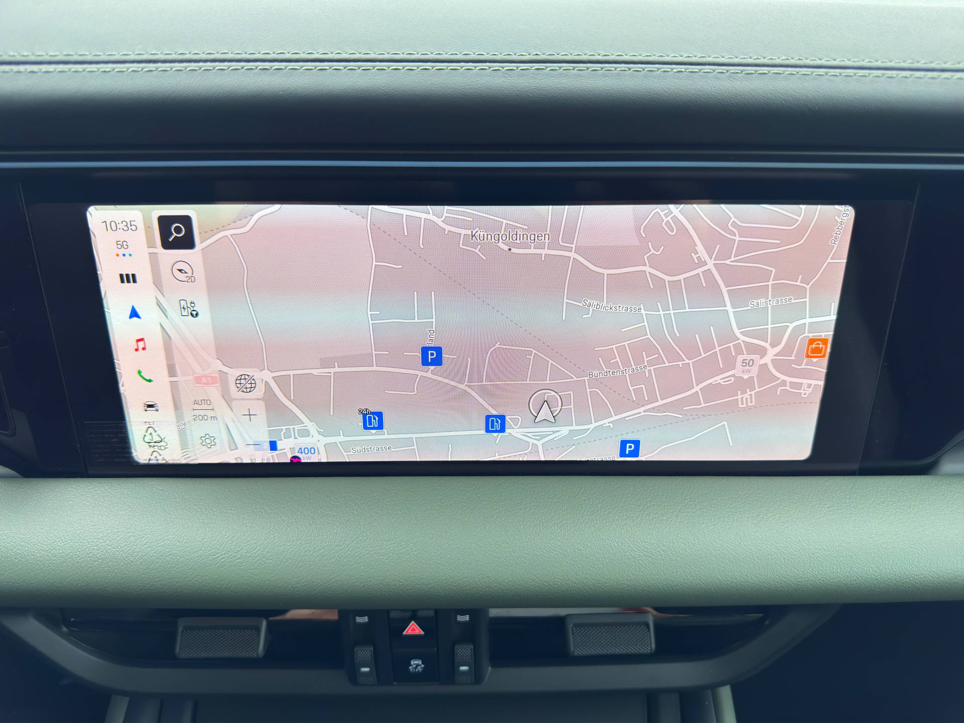 PORSCHE Macan 4-image-9