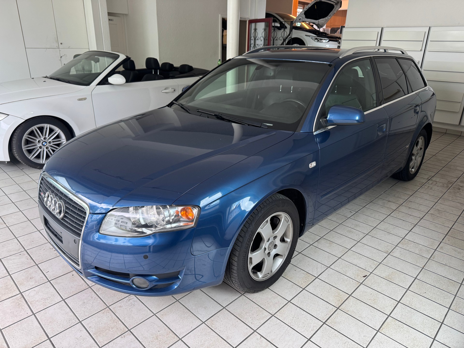 AUDI A4 Avant 2.5 TDI-image-2
