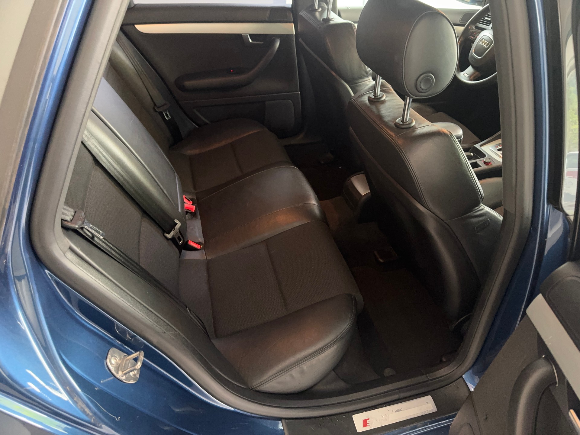 AUDI A4 Avant 2.5 TDI-image-12