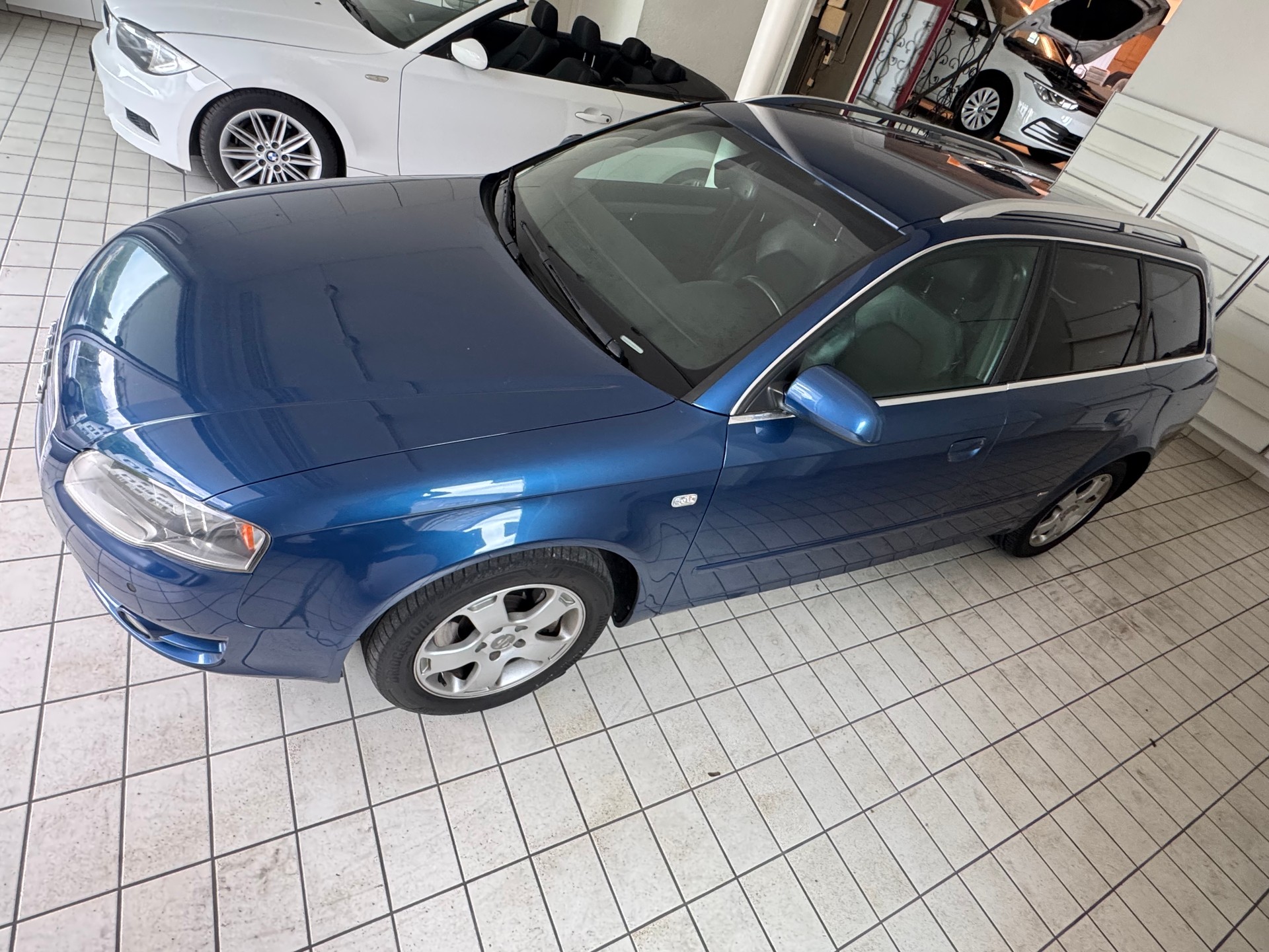 AUDI A4 Avant 2.5 TDI-image-3
