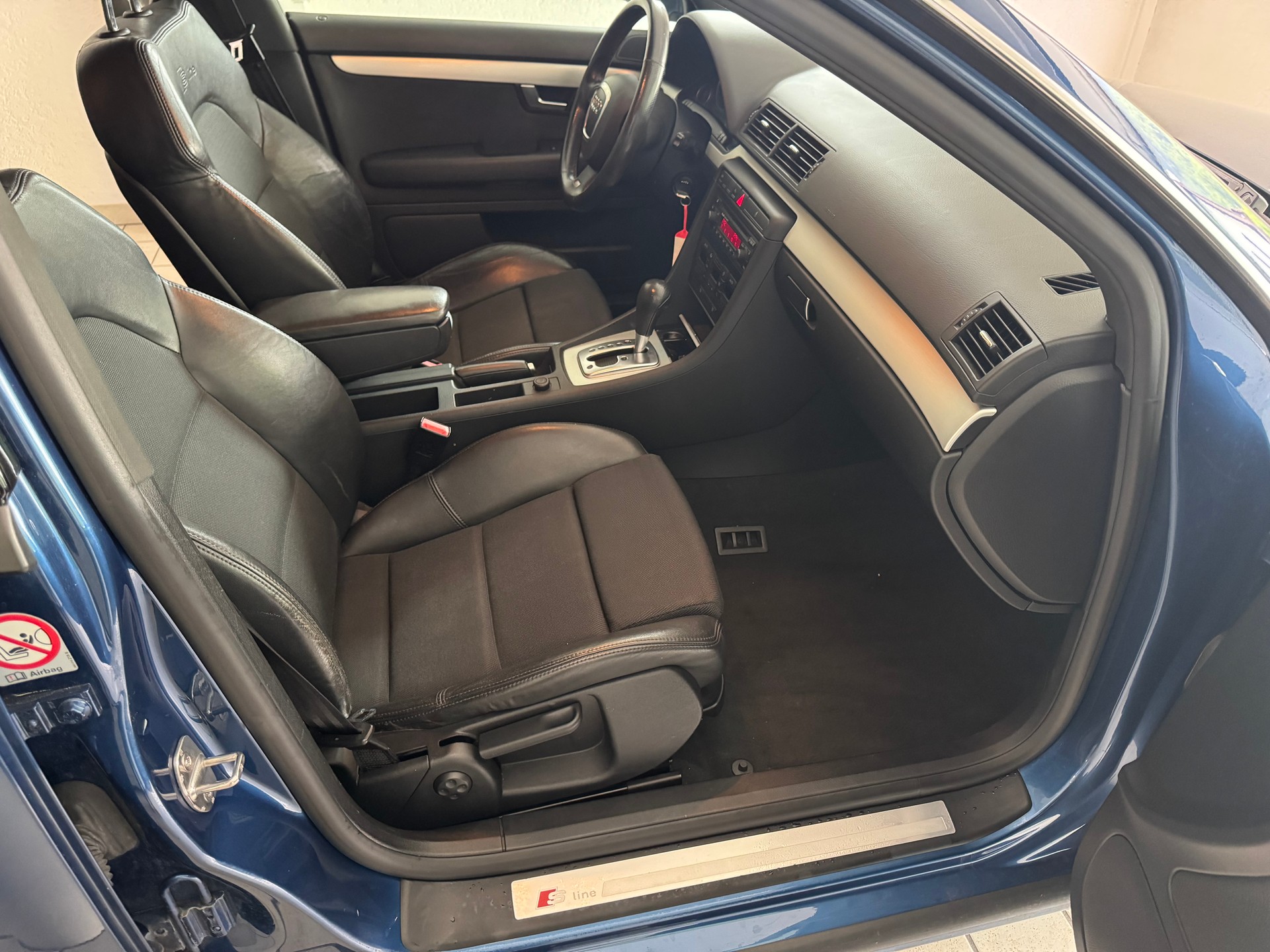 AUDI A4 Avant 2.5 TDI-image-11
