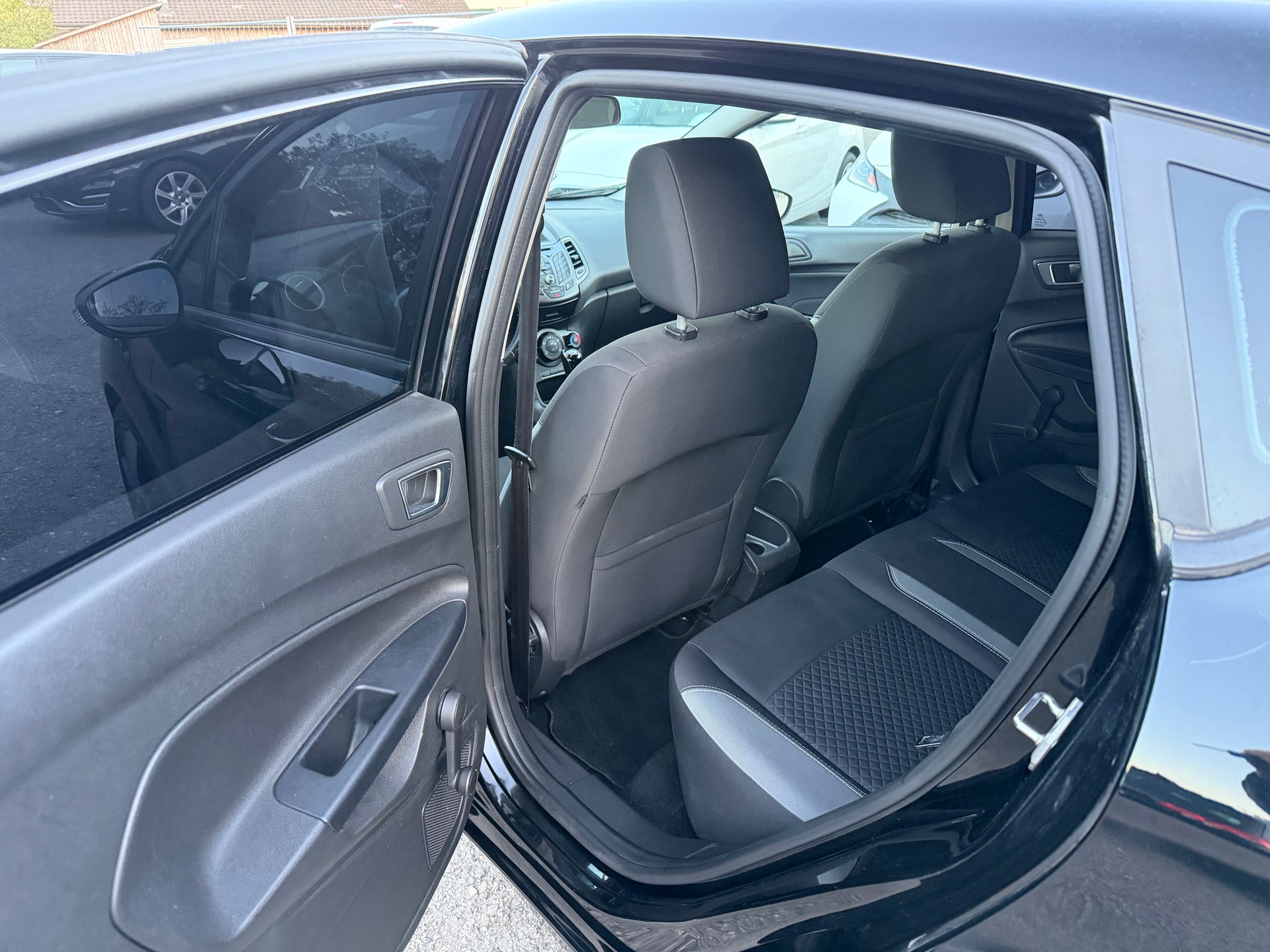FORD Fiesta 1.0 SCTi Trend-image-10