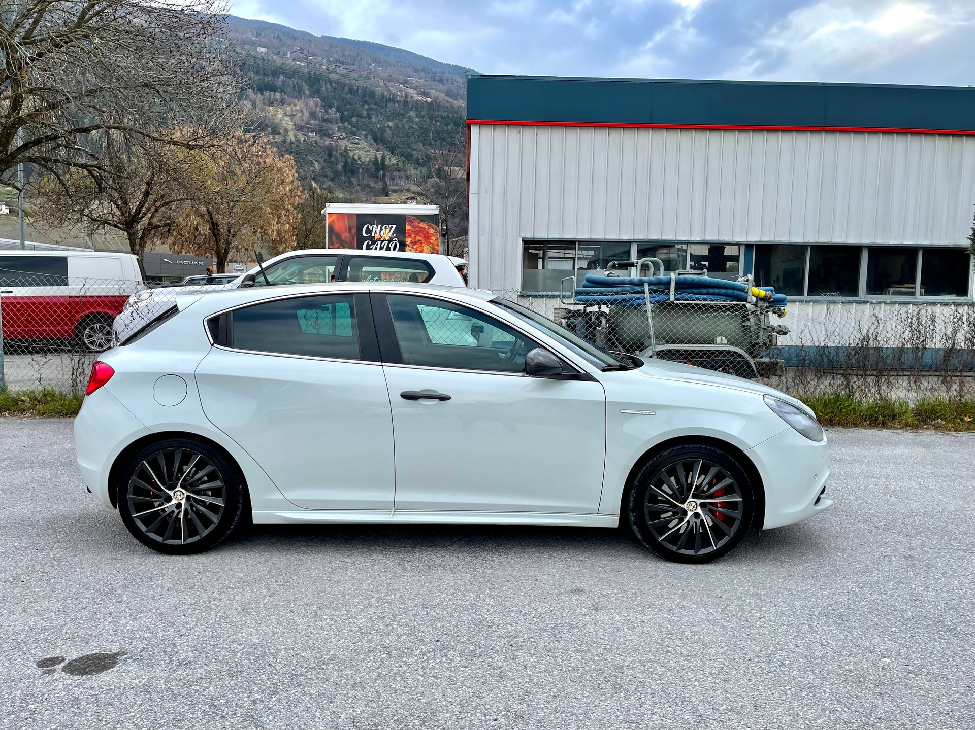 ALFA ROMEO Giulietta 1750 TBi Quadrifoglio Verde TCT-image-15