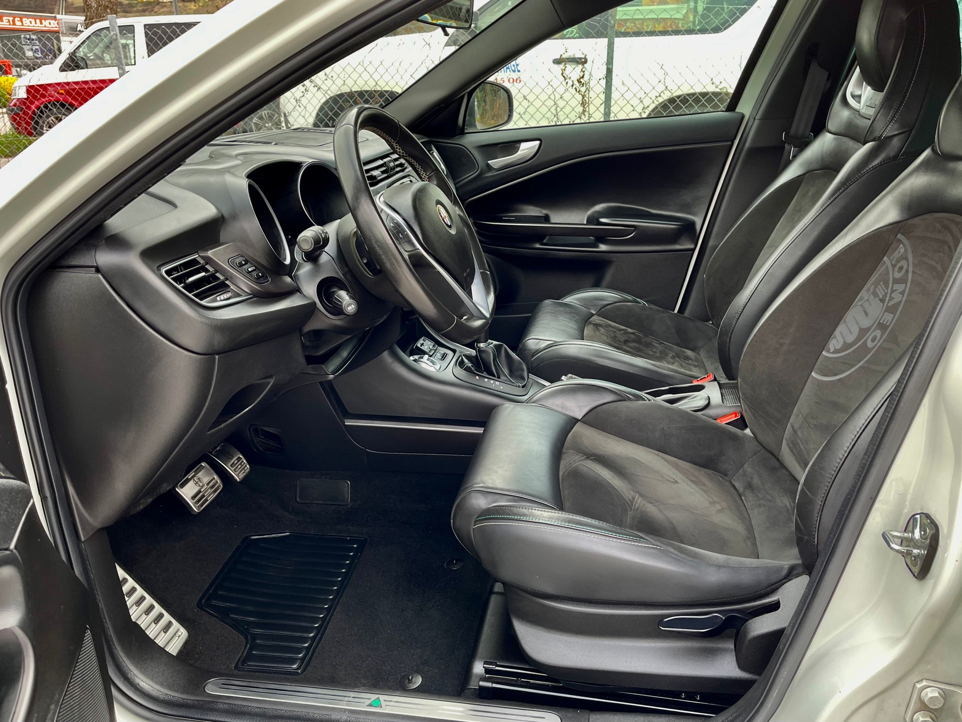 ALFA ROMEO Giulietta 1750 TBi Quadrifoglio Verde TCT-image-8
