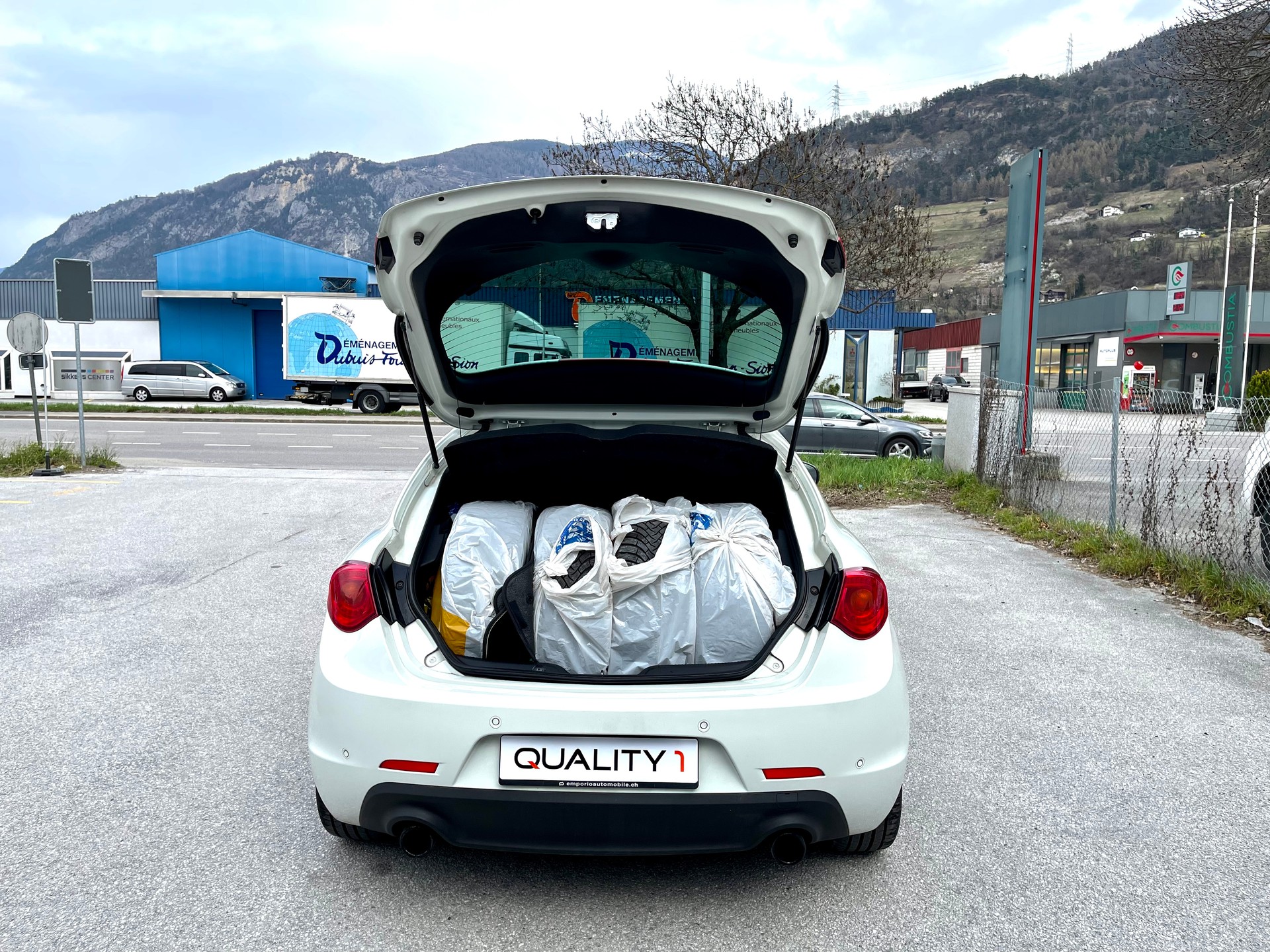 ALFA ROMEO Giulietta 1750 TBi Quadrifoglio Verde TCT-image-2