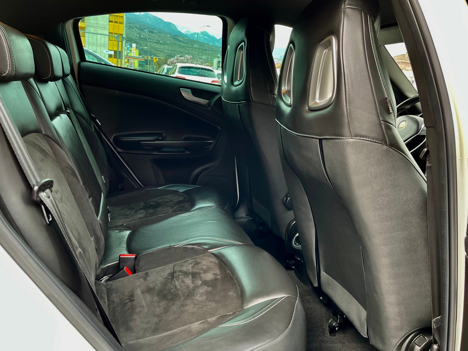 ALFA ROMEO Giulietta 1750 TBi Quadrifoglio Verde TCT-image-21