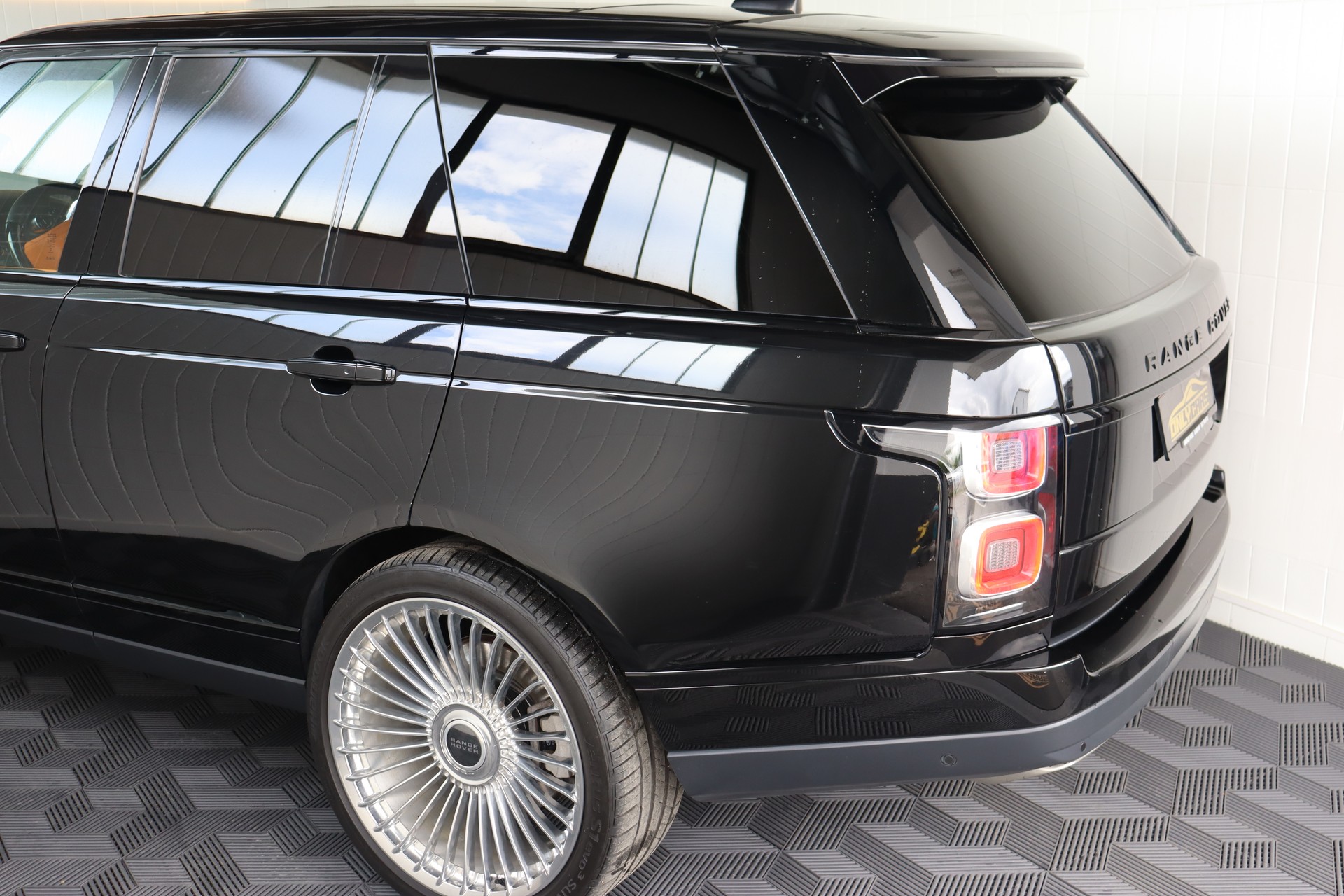 LAND ROVER Range Rover 5.0 V8 S/C Vogue Automatic-image-9