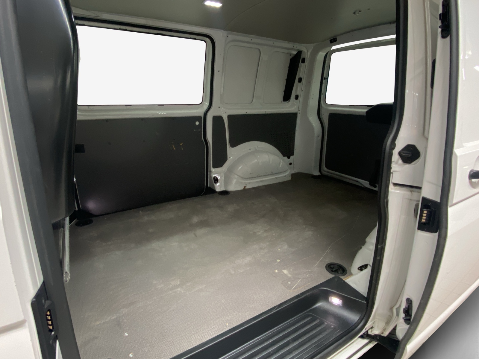 VW T6.1 2.0 TDI-image-11