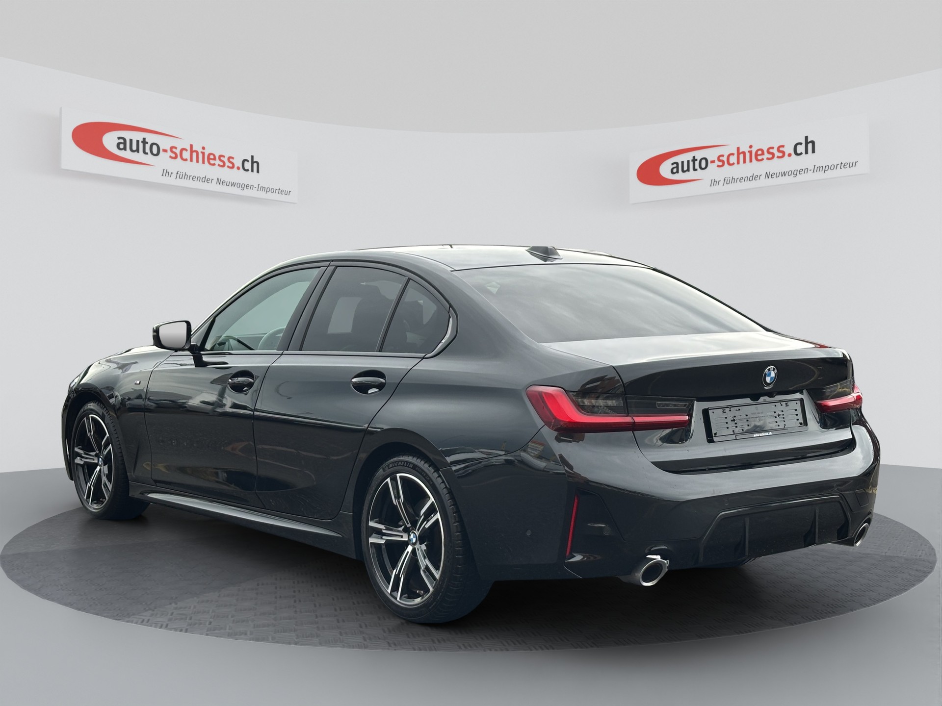 BMW 320d xDrive M Sport Steptronic-image-2