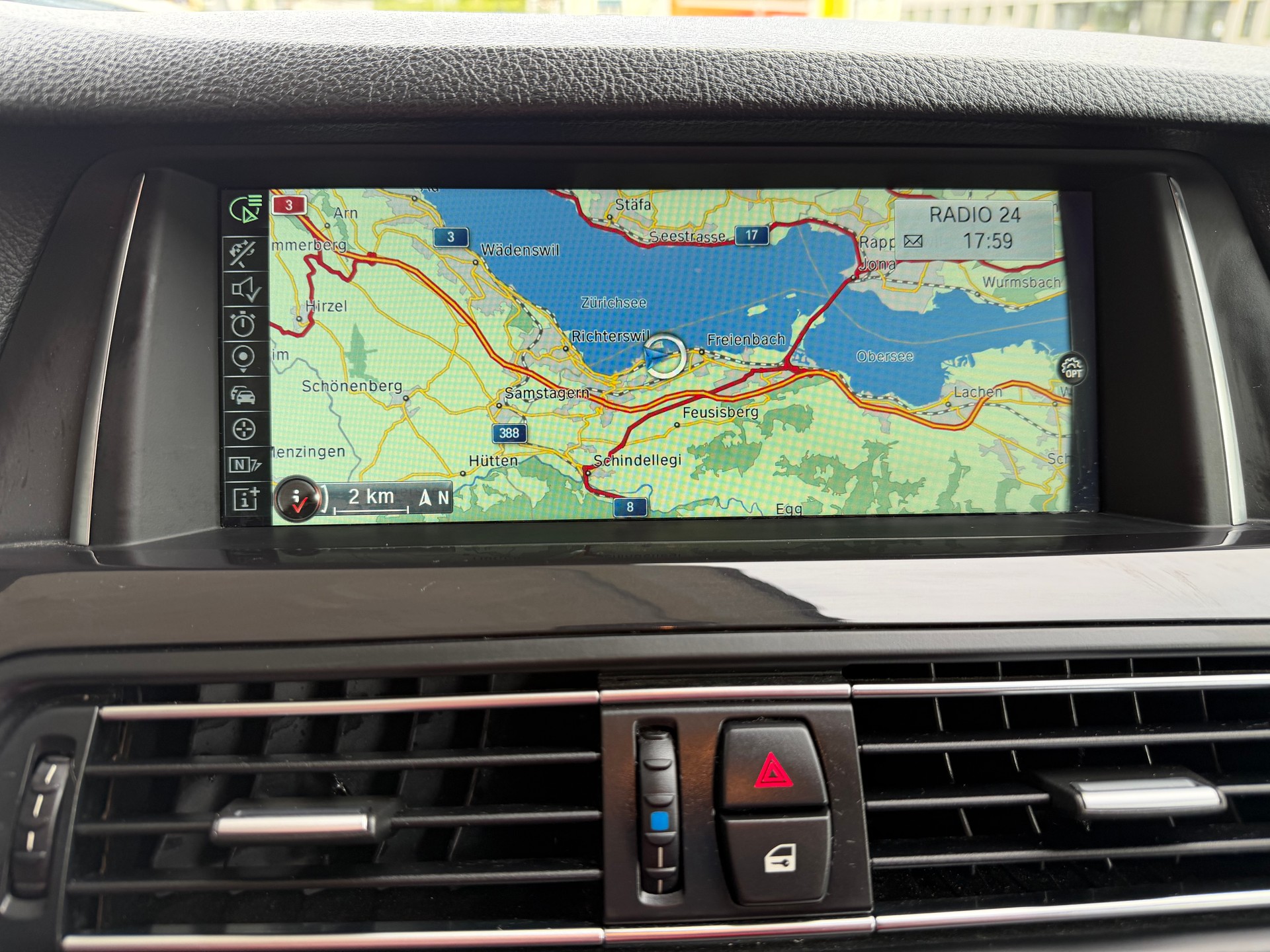 BMW 520d Touring xDrive Steptronic-image-10