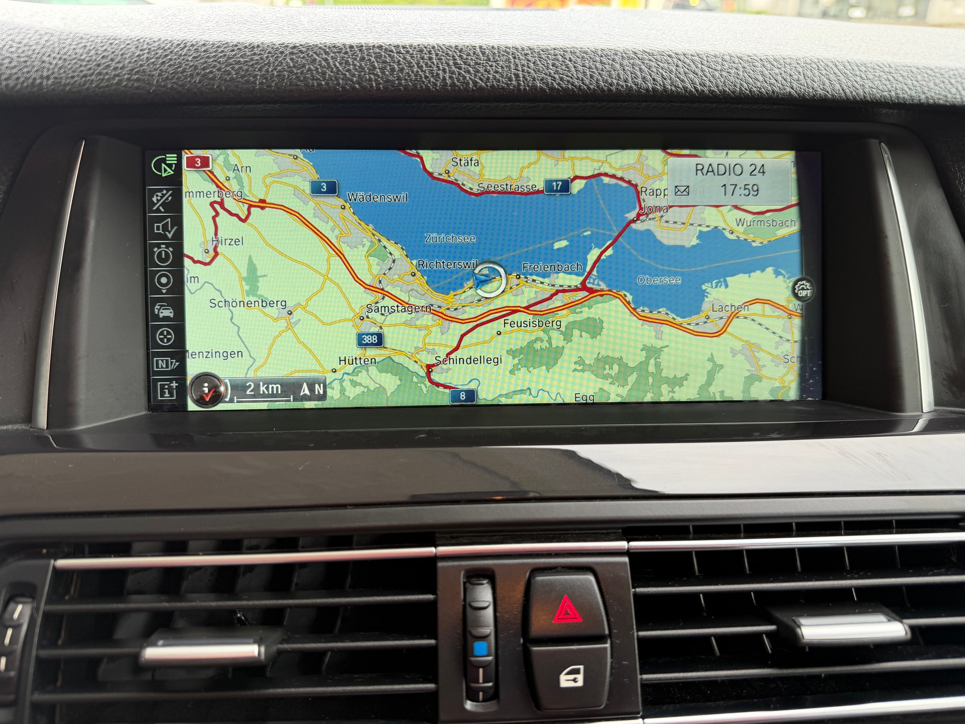 BMW 520d Touring xDrive Steptronic-image-11