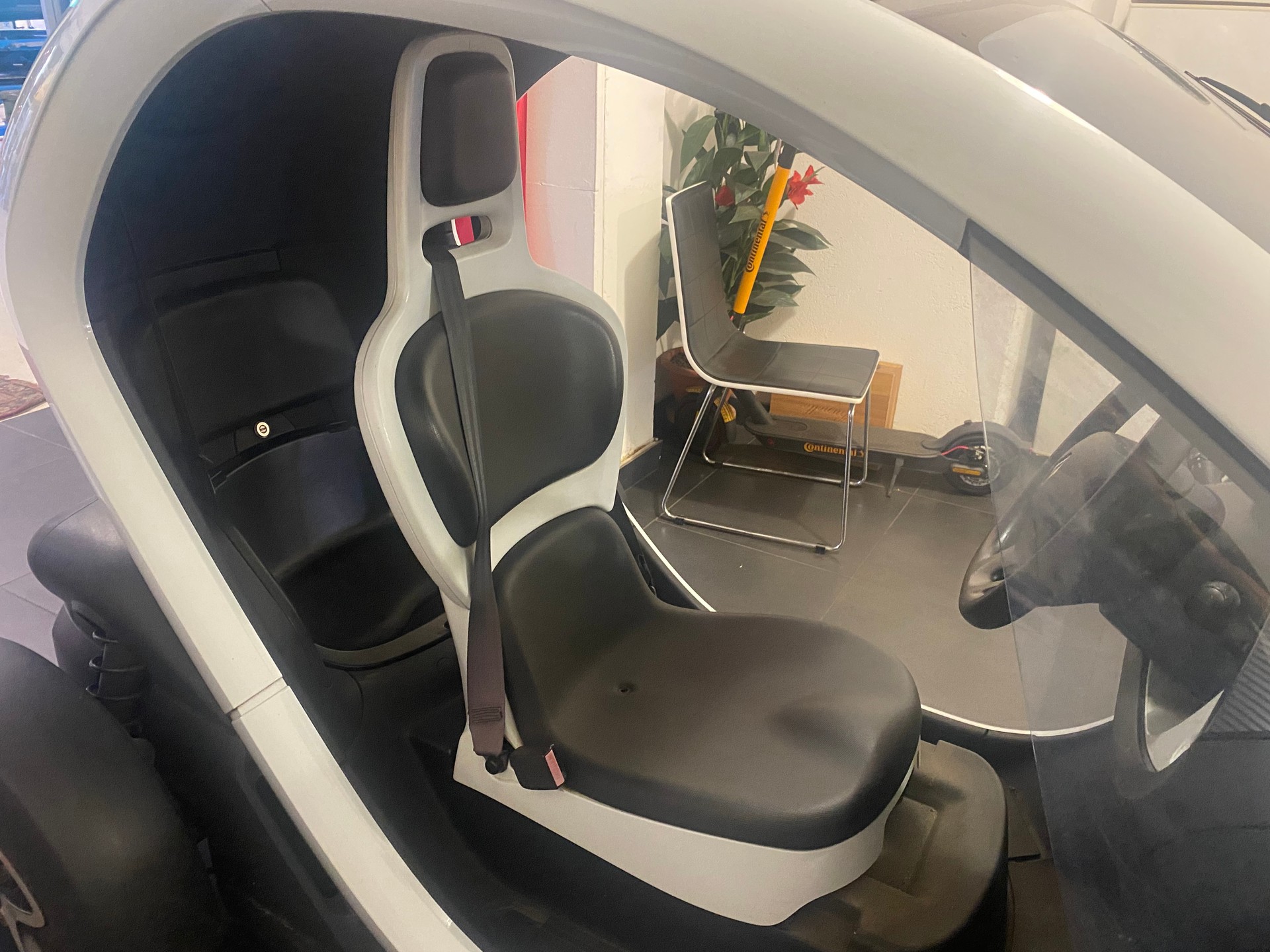 RENAULT Twizy Z.E. Technic (Batterie Miete)-image-4