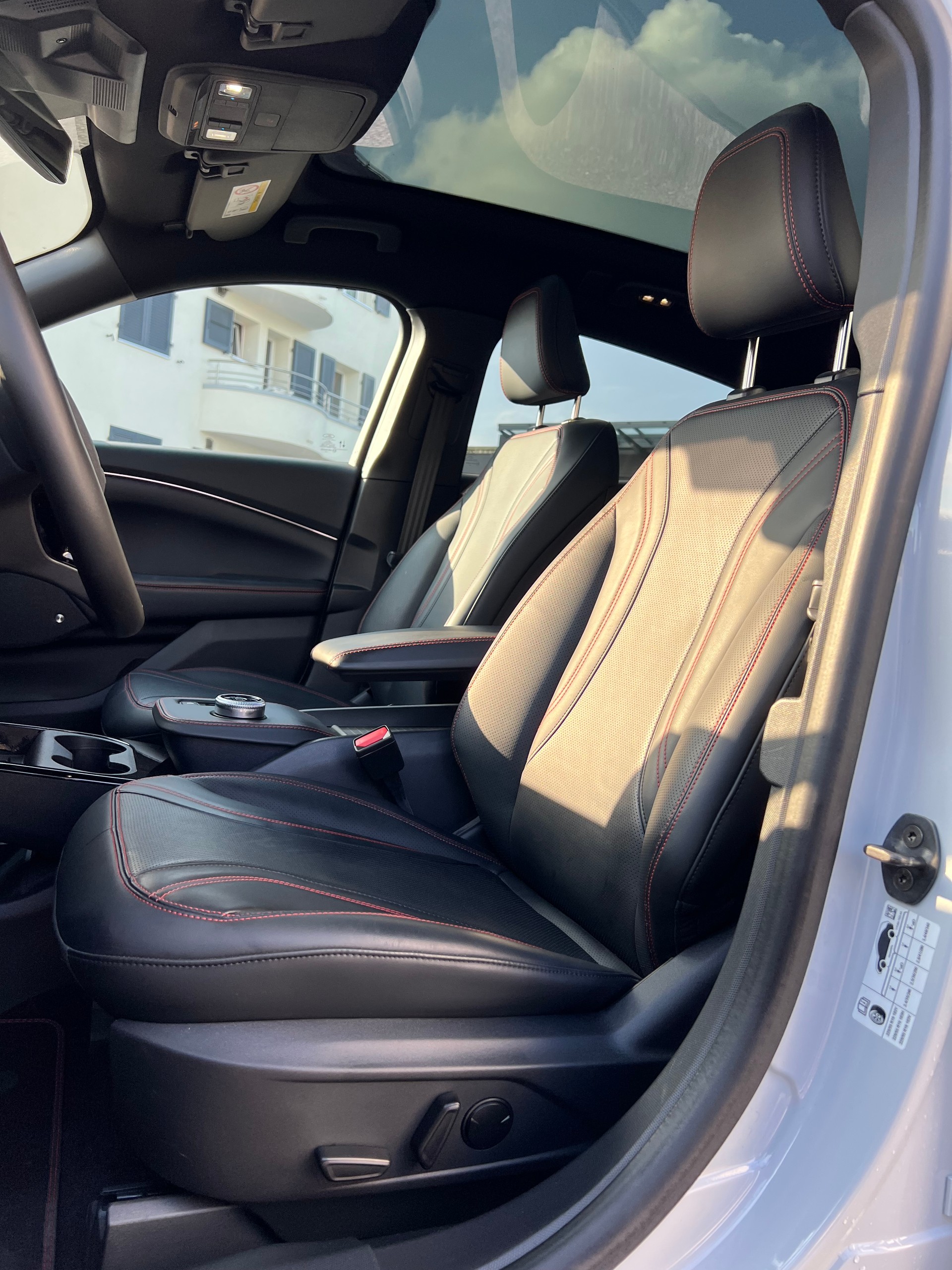 FORD Mustang MACH-E Premium RWD 88 kWh-image-5