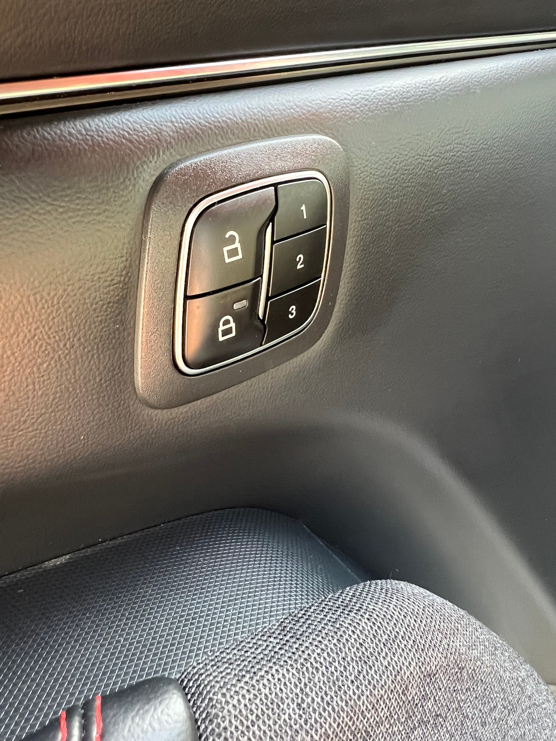 FORD Mustang MACH-E Premium RWD 88 kWh-image-9