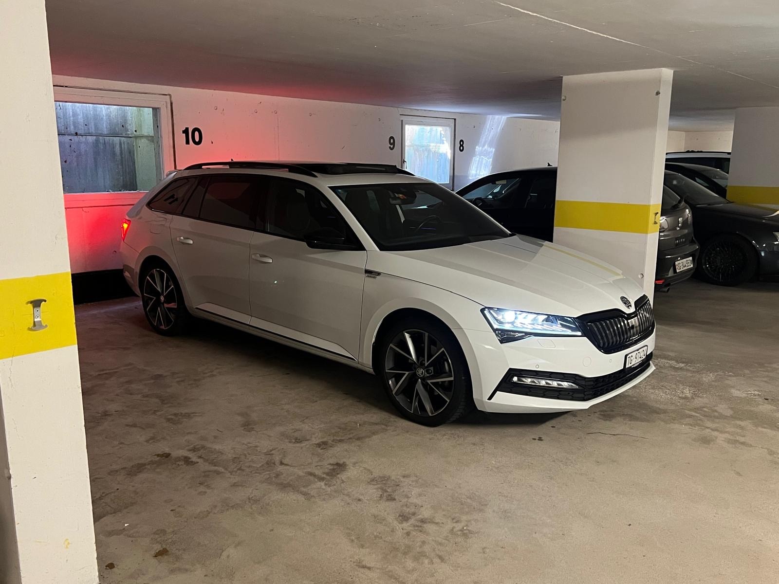 SKODA Superb 1.4 TSI PHEV SportLine DSG-image-0