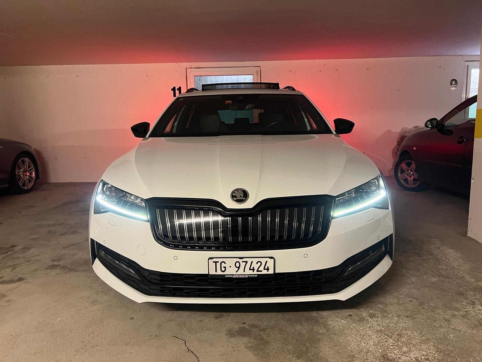 SKODA Superb 1.4 TSI PHEV SportLine DSG-image-1