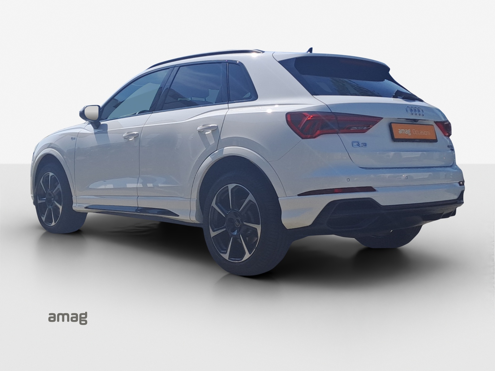 AUDI Q3 40 TDI S line Attraction quattro S-tronic-image-2