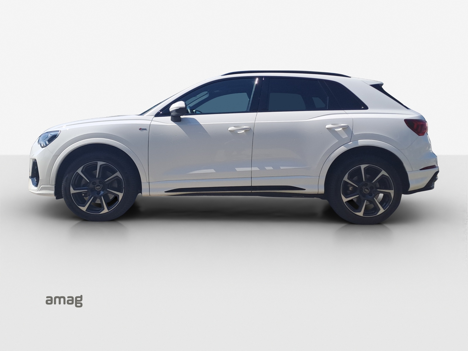 AUDI Q3 40 TDI S line Attraction quattro S-tronic-image-1