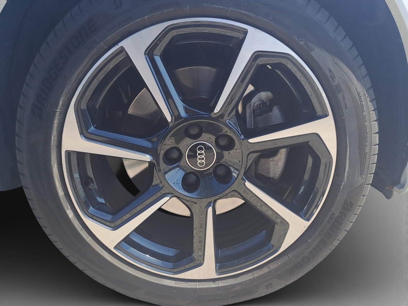 AUDI Q3 40 TDI S line Attraction quattro S-tronic-image-13