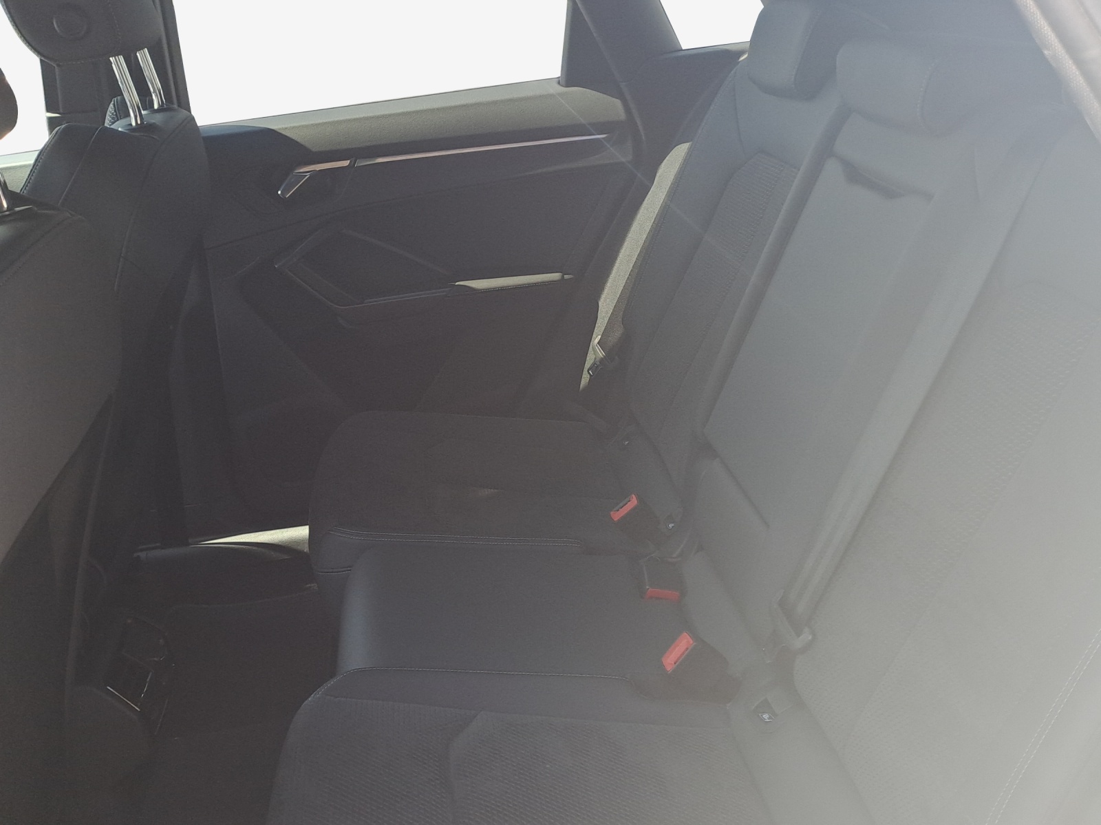 AUDI Q3 40 TDI S line Attraction quattro S-tronic-image-11
