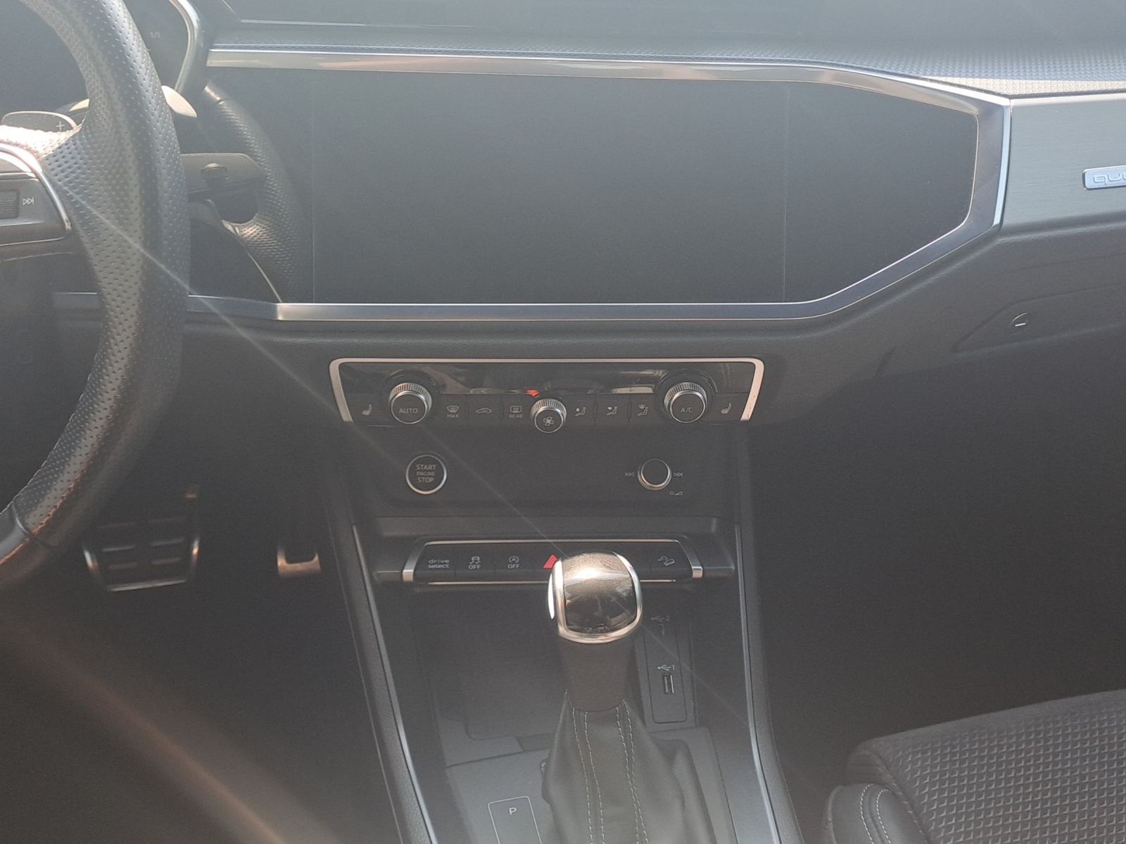 AUDI Q3 40 TDI S line Attraction quattro S-tronic-image-10
