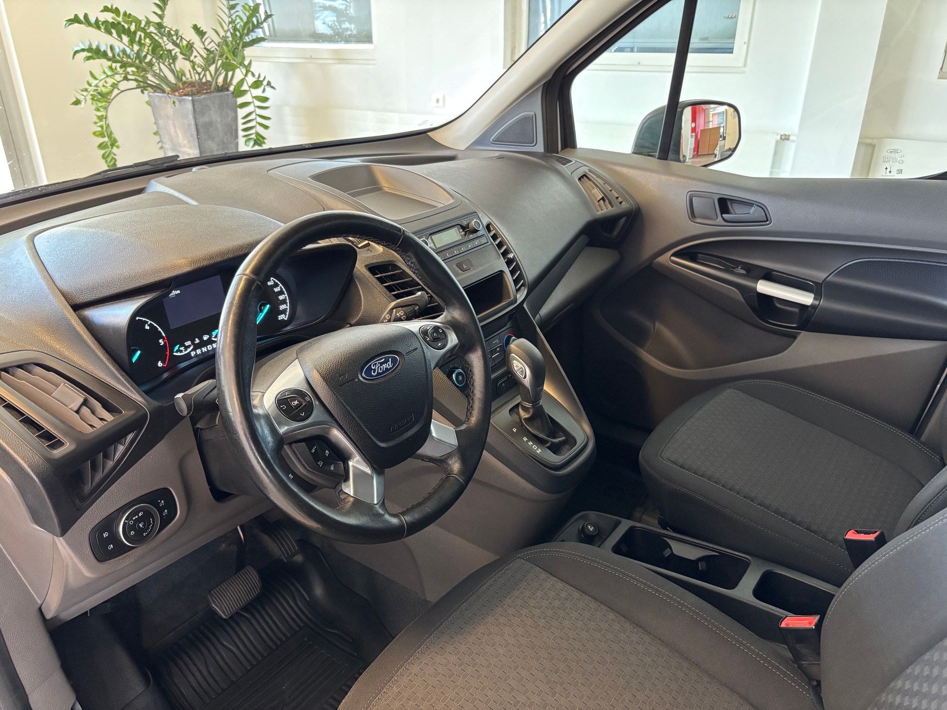FORD Transit Connect Van T250 1.5 EcoBlue Trend L2 Automat EN-image-5