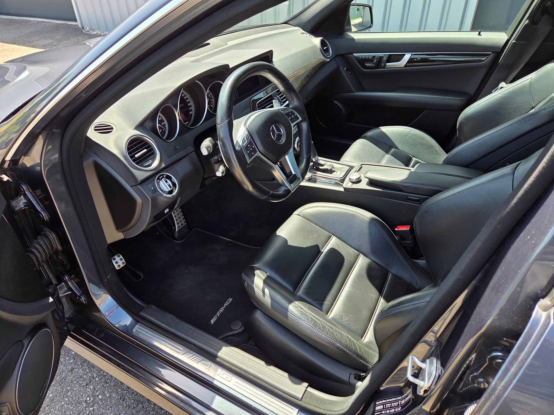 MERCEDES-BENZ C 63 V8 AMG-image-2