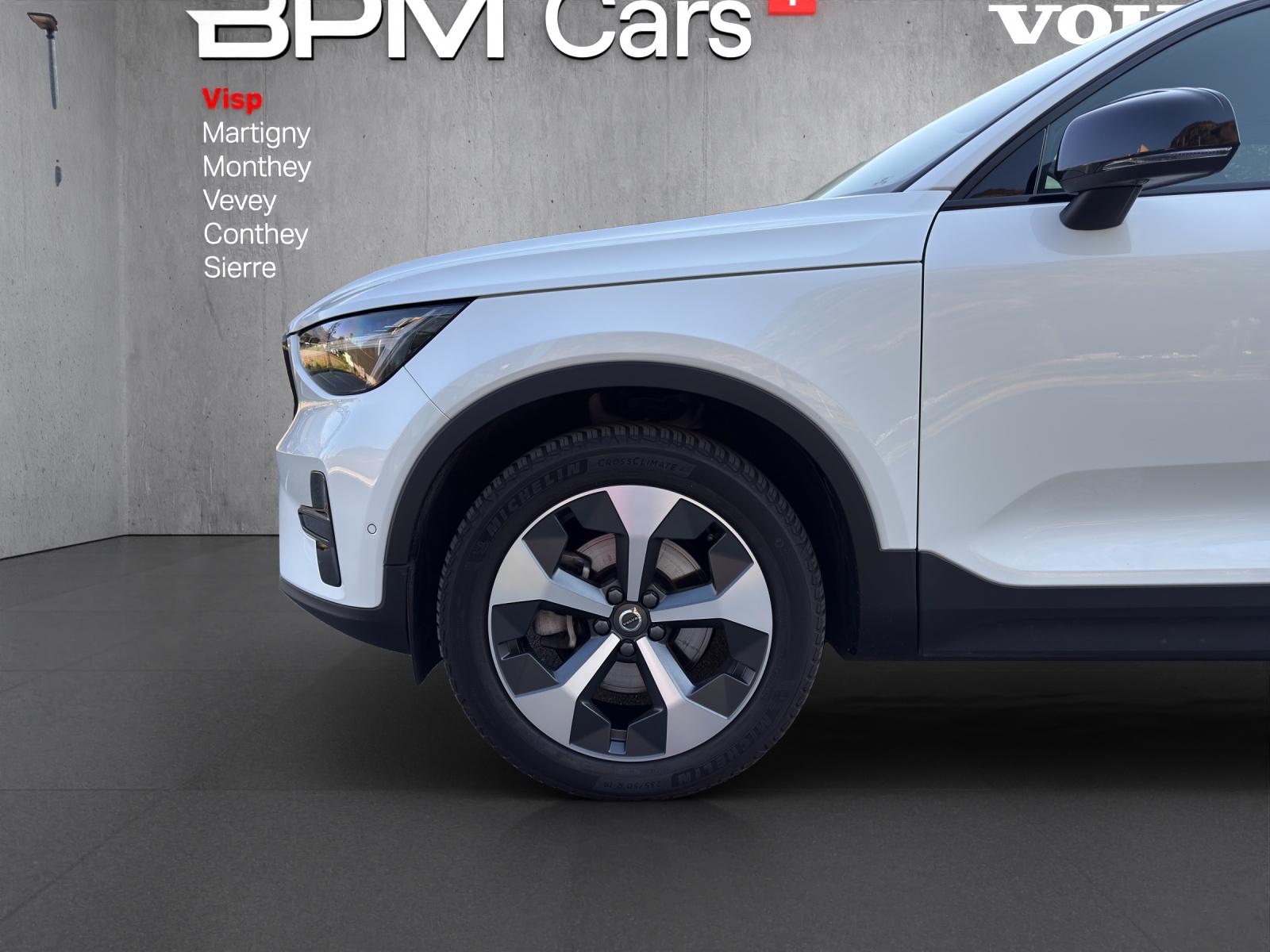 VOLVO XC40 B3 Benzin Mild Hybrid Plus Dark DCT-image-7