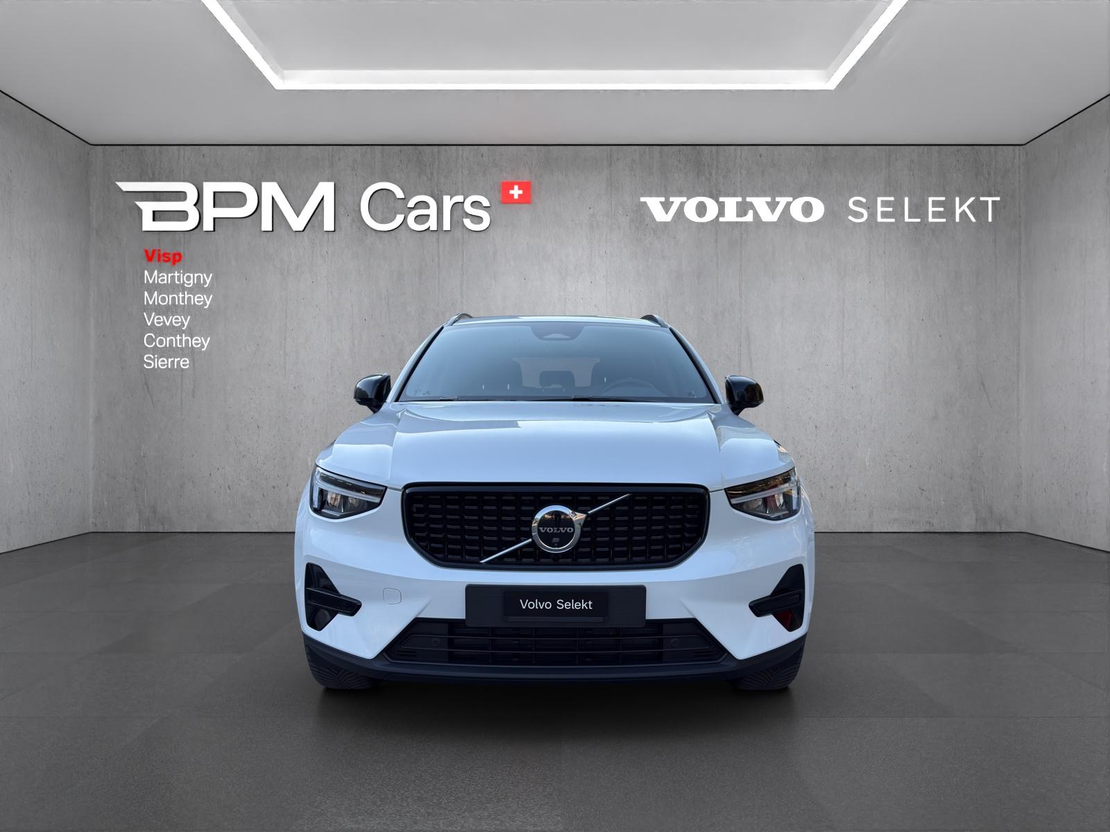 VOLVO XC40 B3 Benzin Mild Hybrid Plus Dark DCT-image-6
