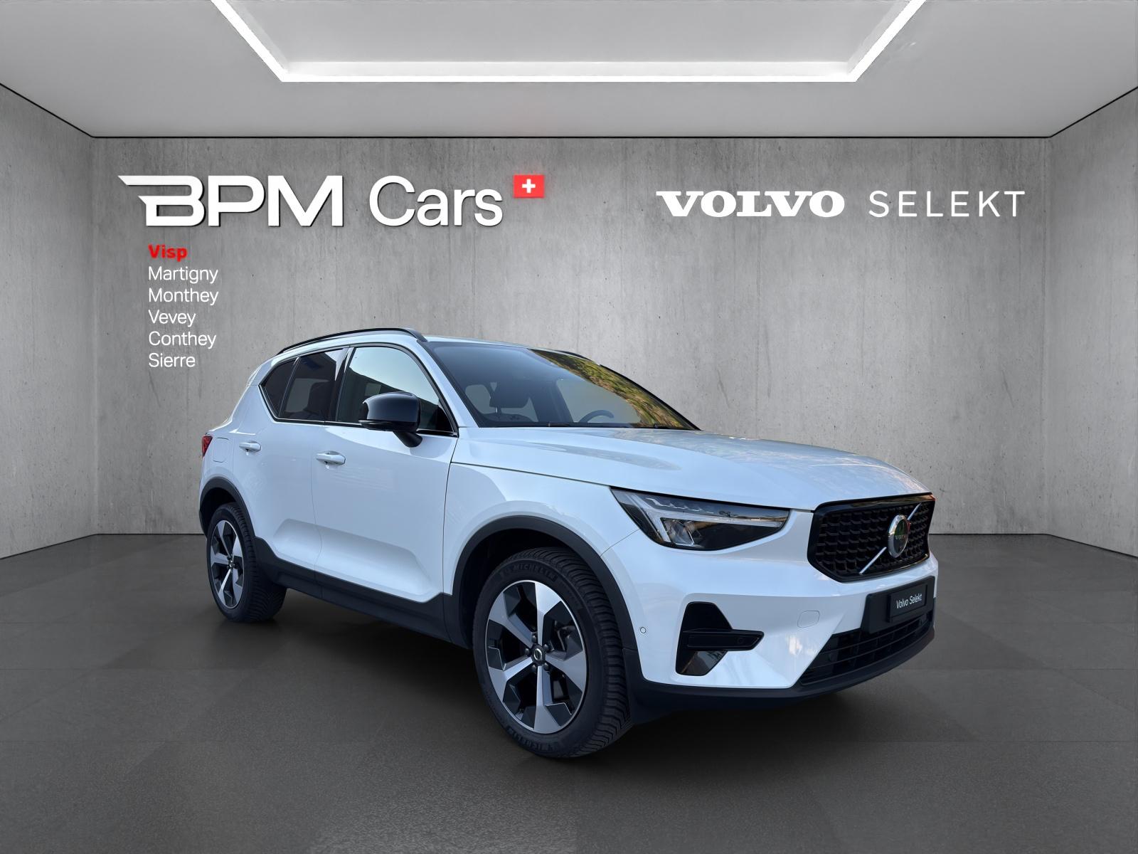 VOLVO XC40 B3 Benzin Mild Hybrid Plus Dark DCT-image-5