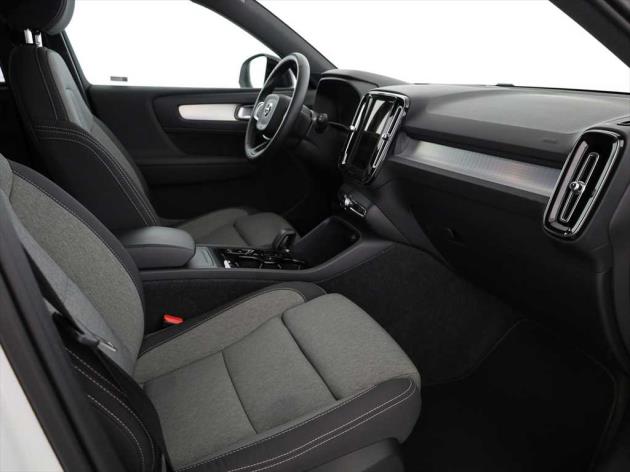 Image VOLVO XC40 XC40 B3 Benzin Mild Hybrid Plus Dark DCT