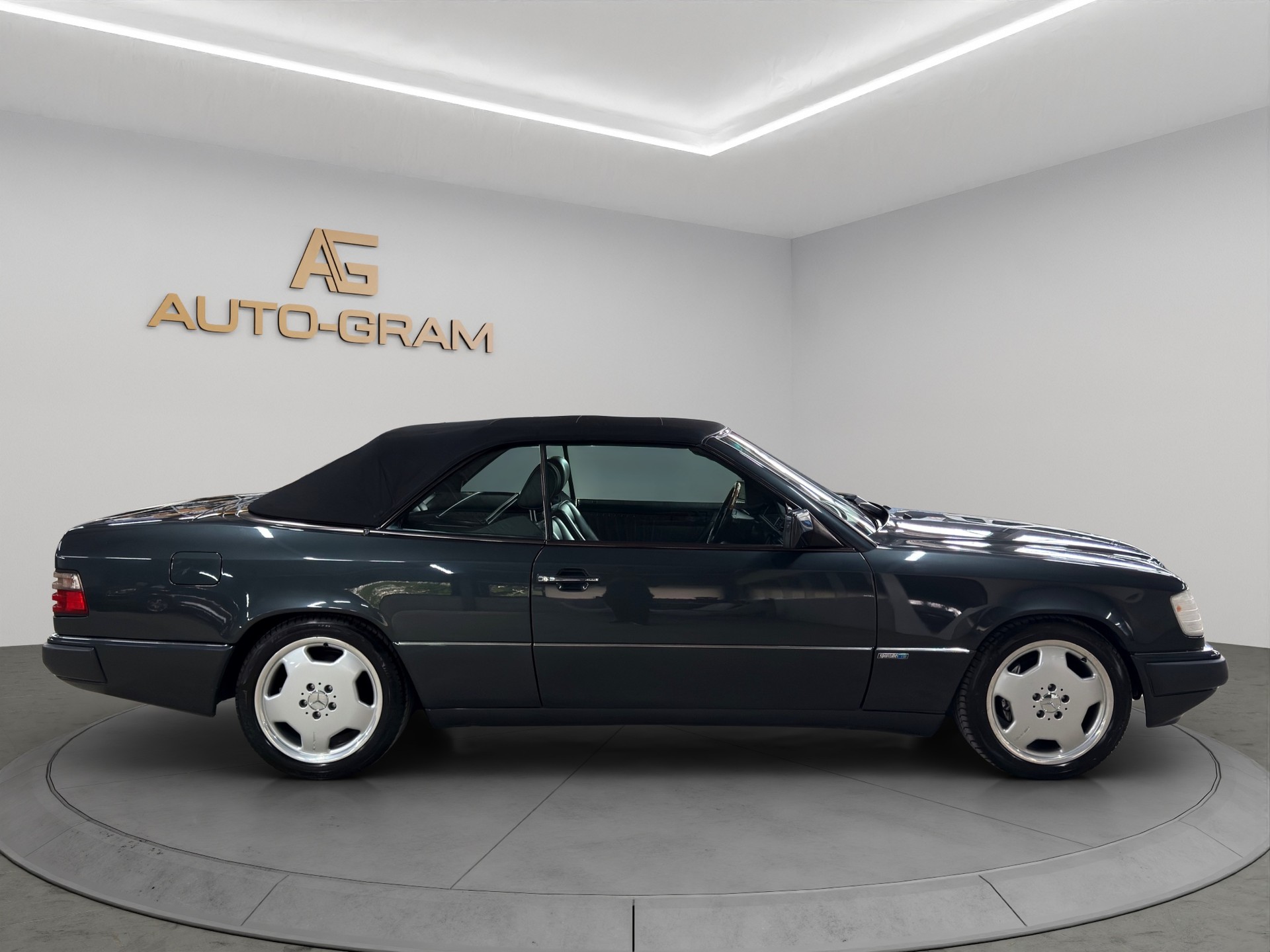 MERCEDES-BENZ E 320 Cabrio-image-5