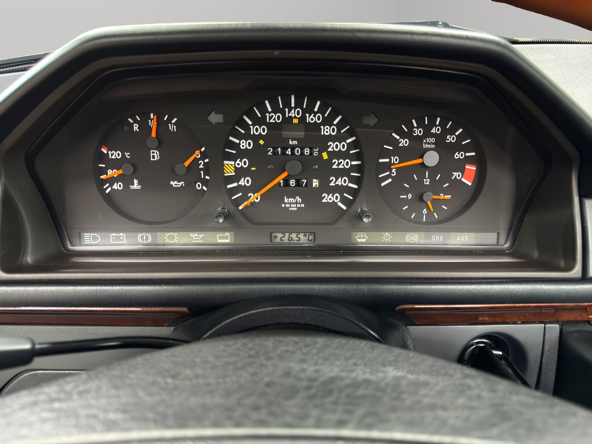 MERCEDES-BENZ E 320 Cabrio-image-18