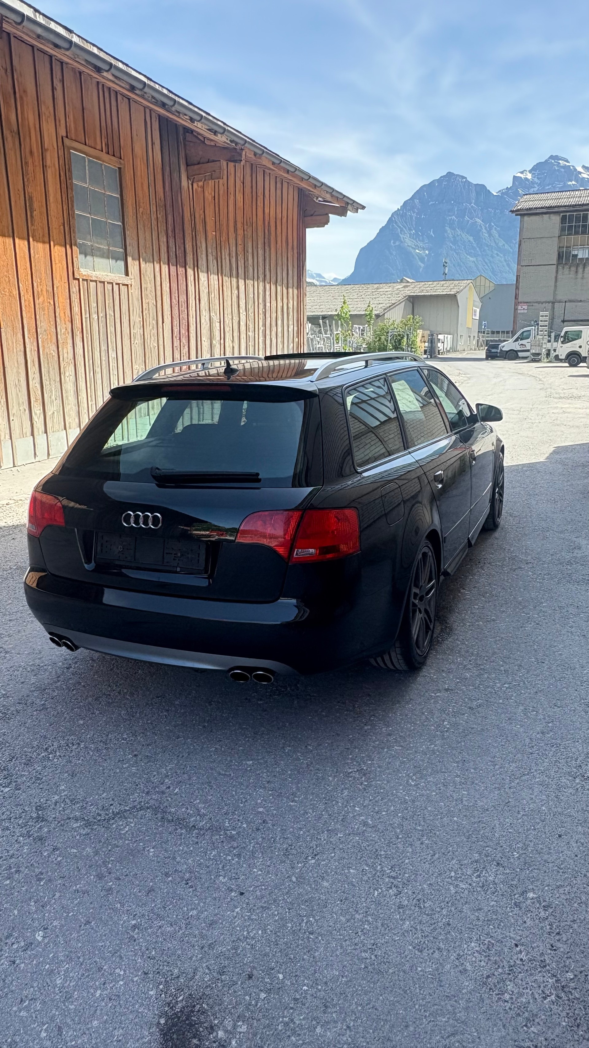 AUDI S4 Avant 4.2 V8 quattro-image-3
