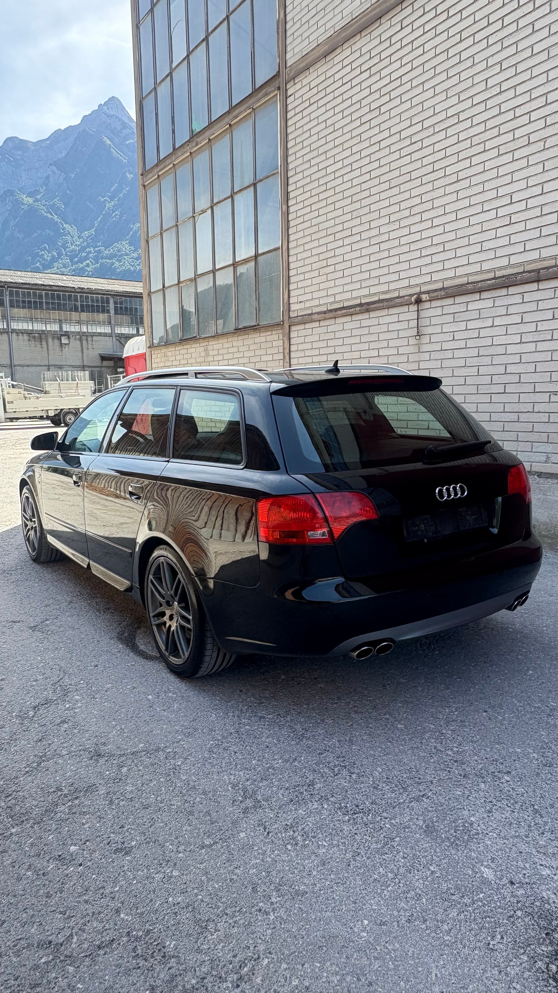 AUDI S4 Avant 4.2 V8 quattro-image-5