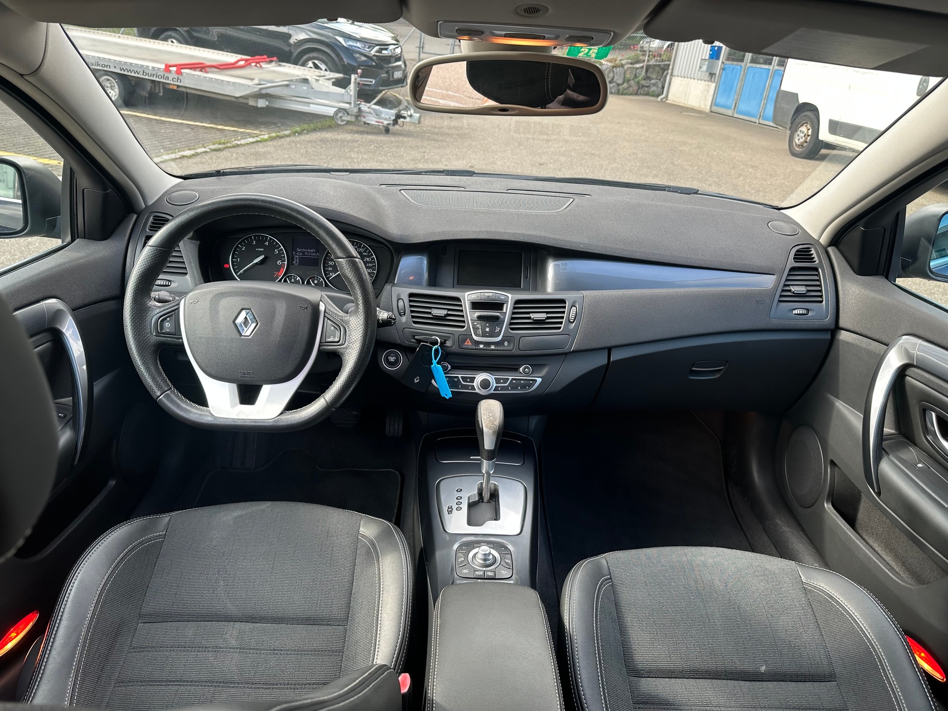 RENAULT Laguna Grandtour 2.0 16V T Initiale Automatic-image-8