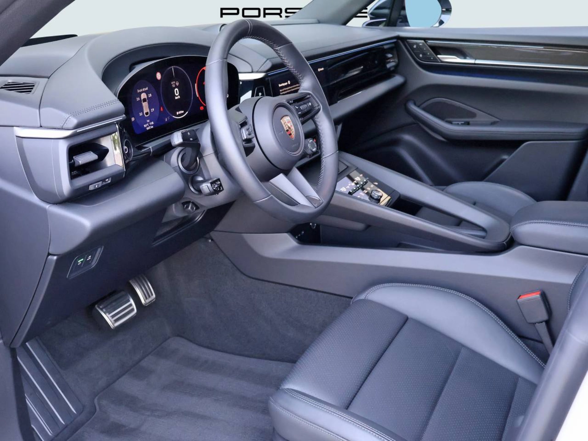 PORSCHE Macan 4S-image-3