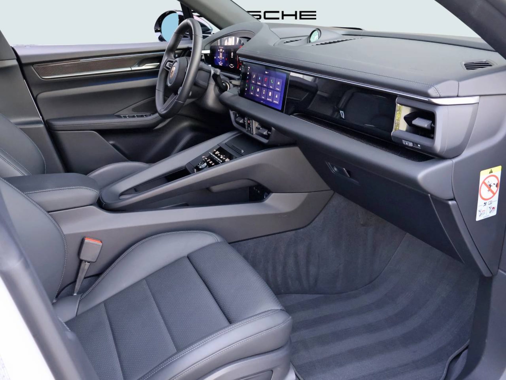 PORSCHE Macan 4S-image-12