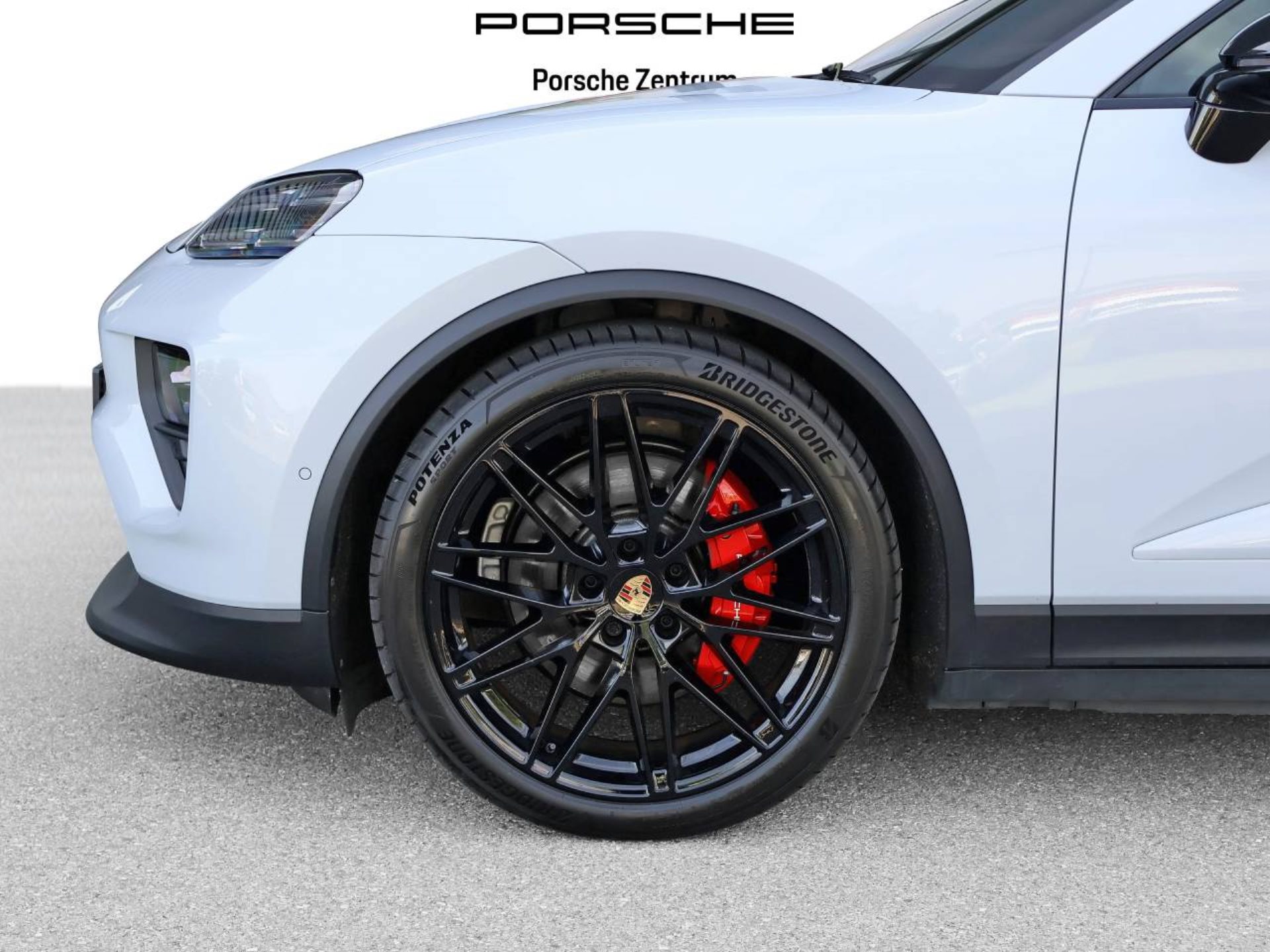 PORSCHE Macan 4S-image-8